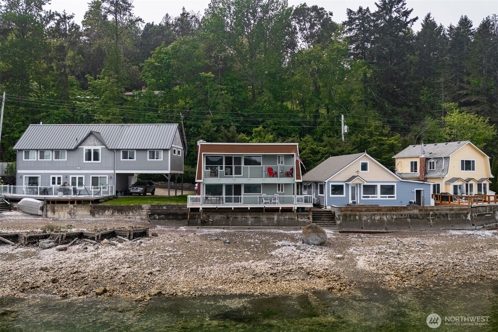 23832 N US Highway 101 , Hoodsport, WA 98548