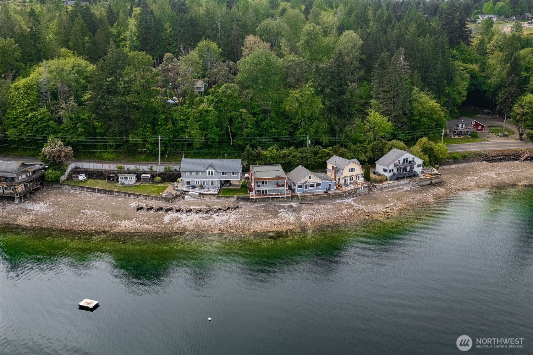 23832 N US Highway 101 , Hoodsport, WA 98548