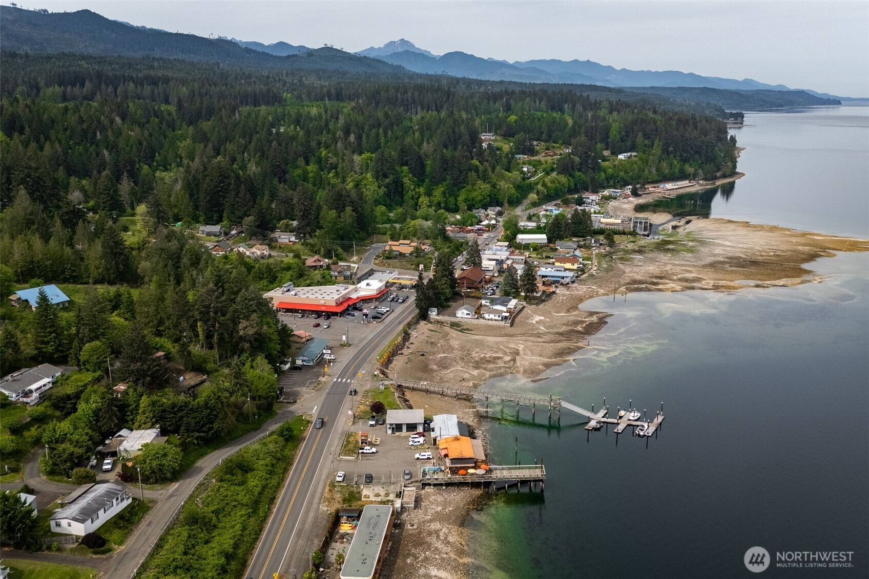 23832 N US Highway 101 , Hoodsport, WA 98548