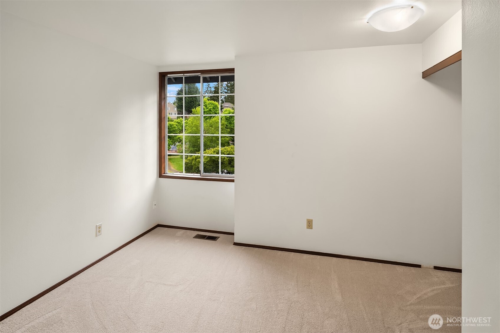 24346 SE 43rd Place , Sammamish, WA 98029