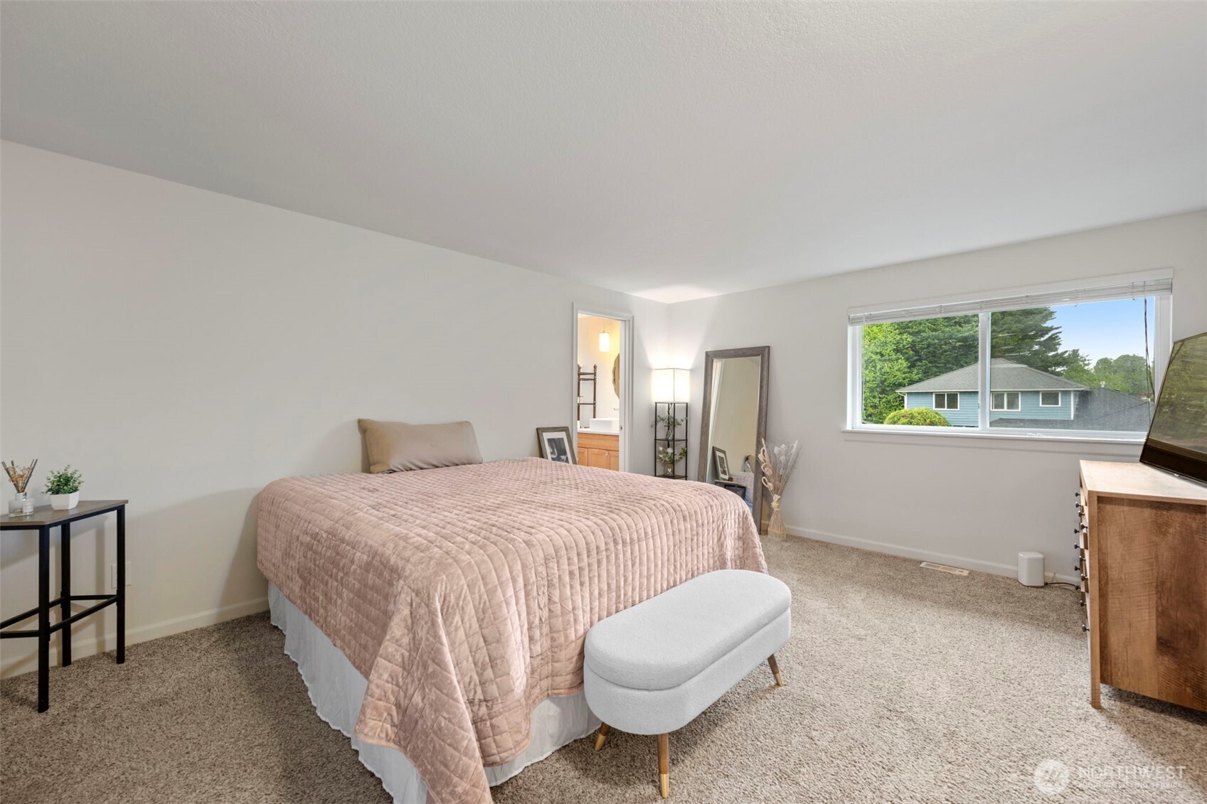 816 151st Place SW, Lynnwood, WA 98087
