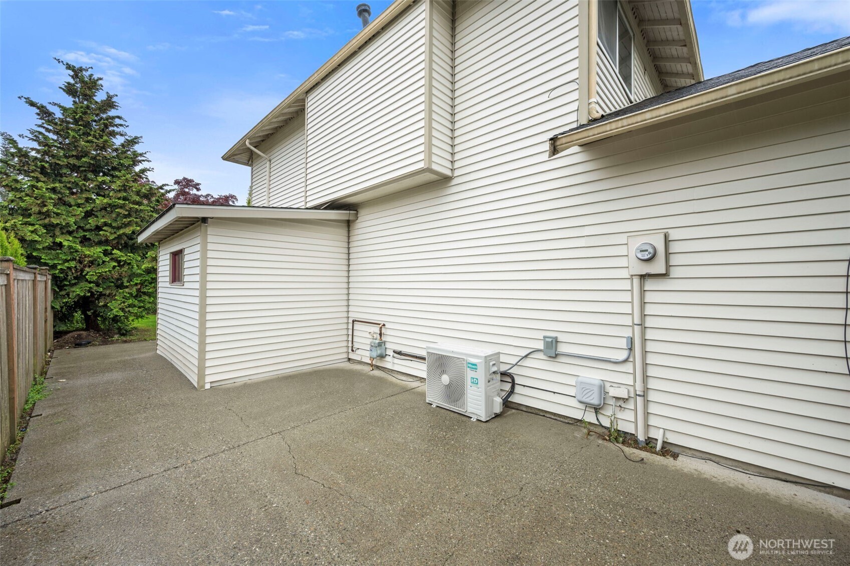 816 151st Place SW, Lynnwood, WA 98087