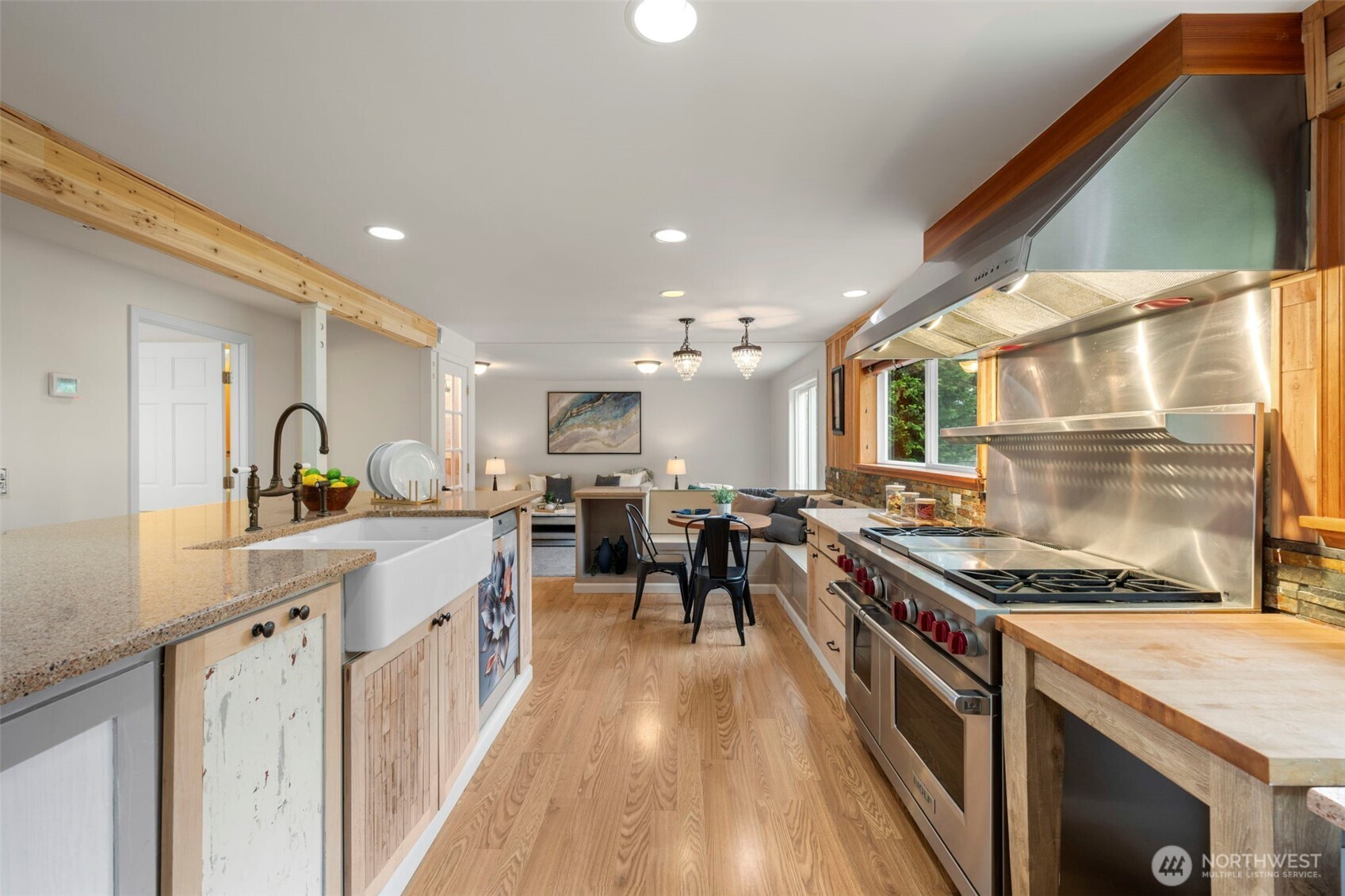 816 151st Place SW, Lynnwood, WA 98087