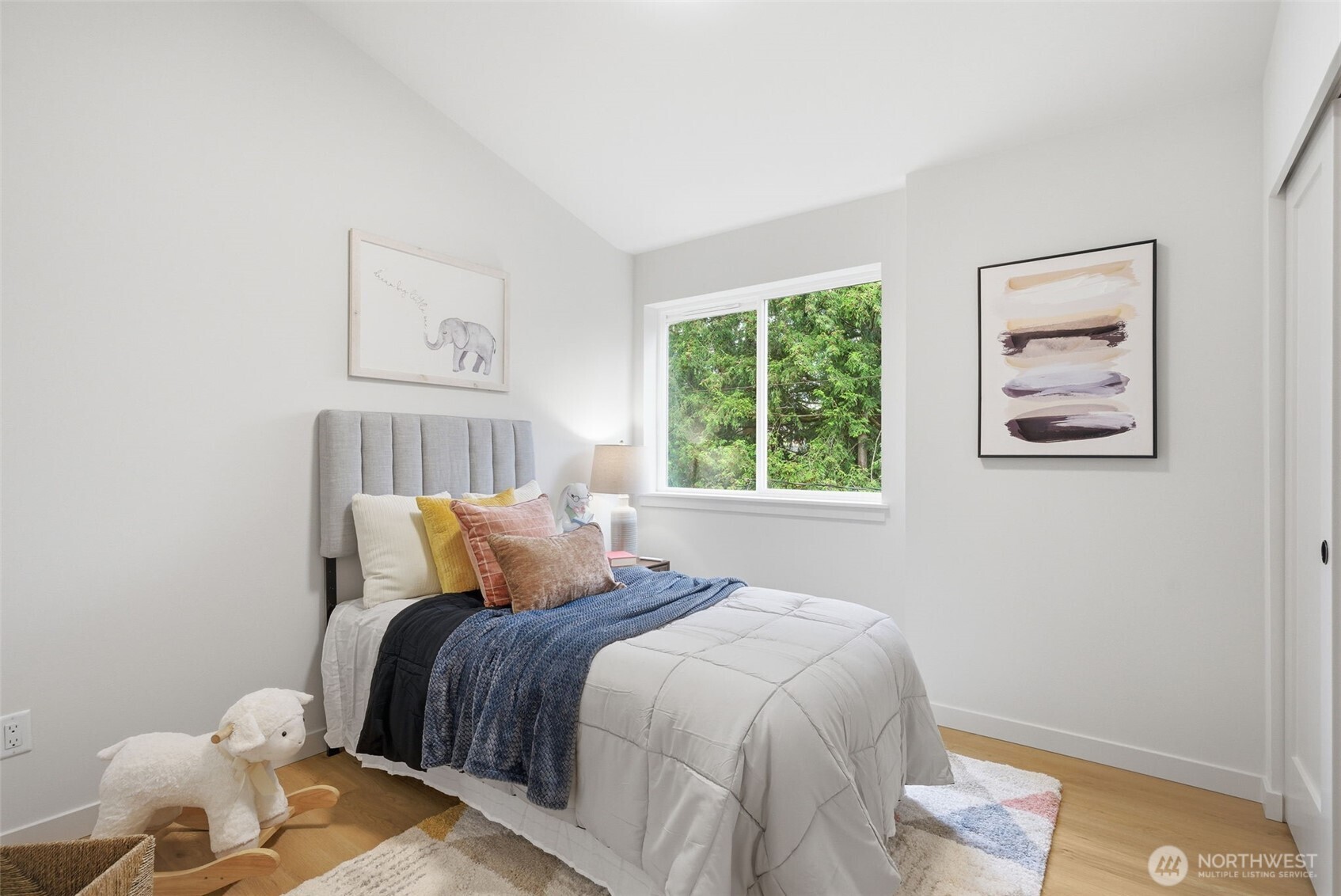 9725 Evanston Avenue N, Seattle, WA 98103