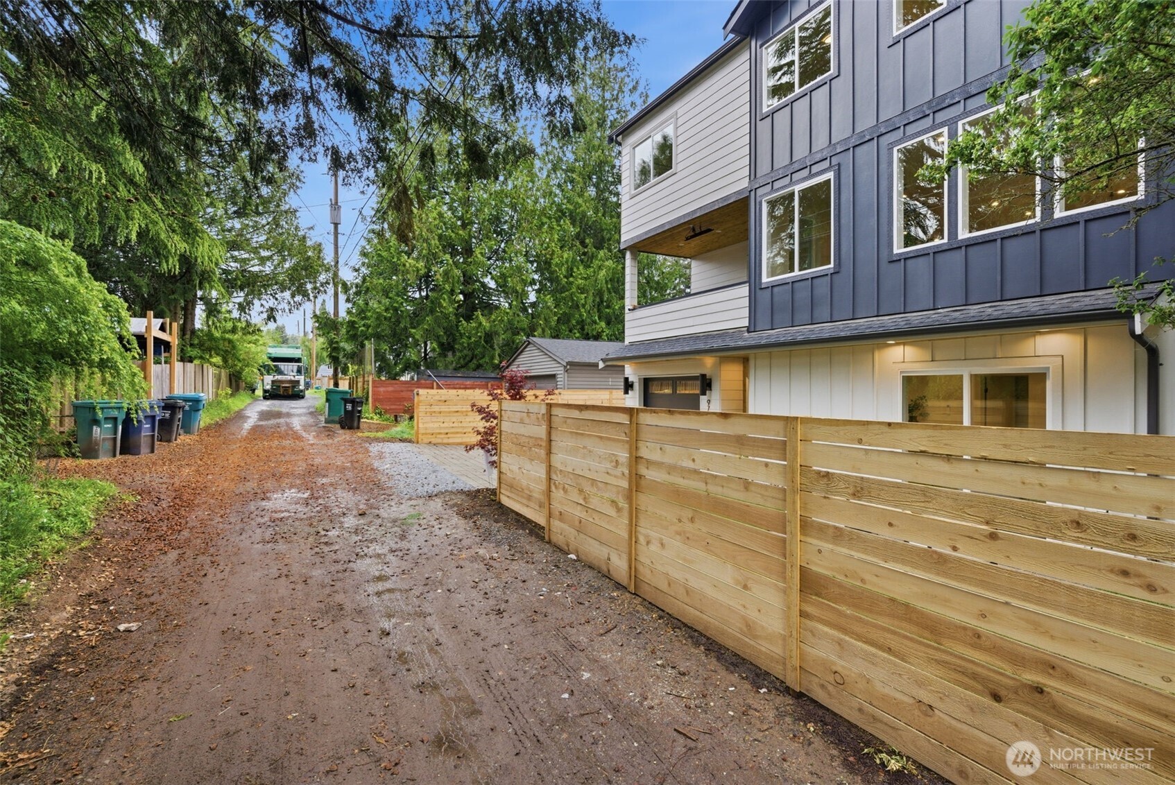 9725 Evanston Avenue N, Seattle, WA 98103