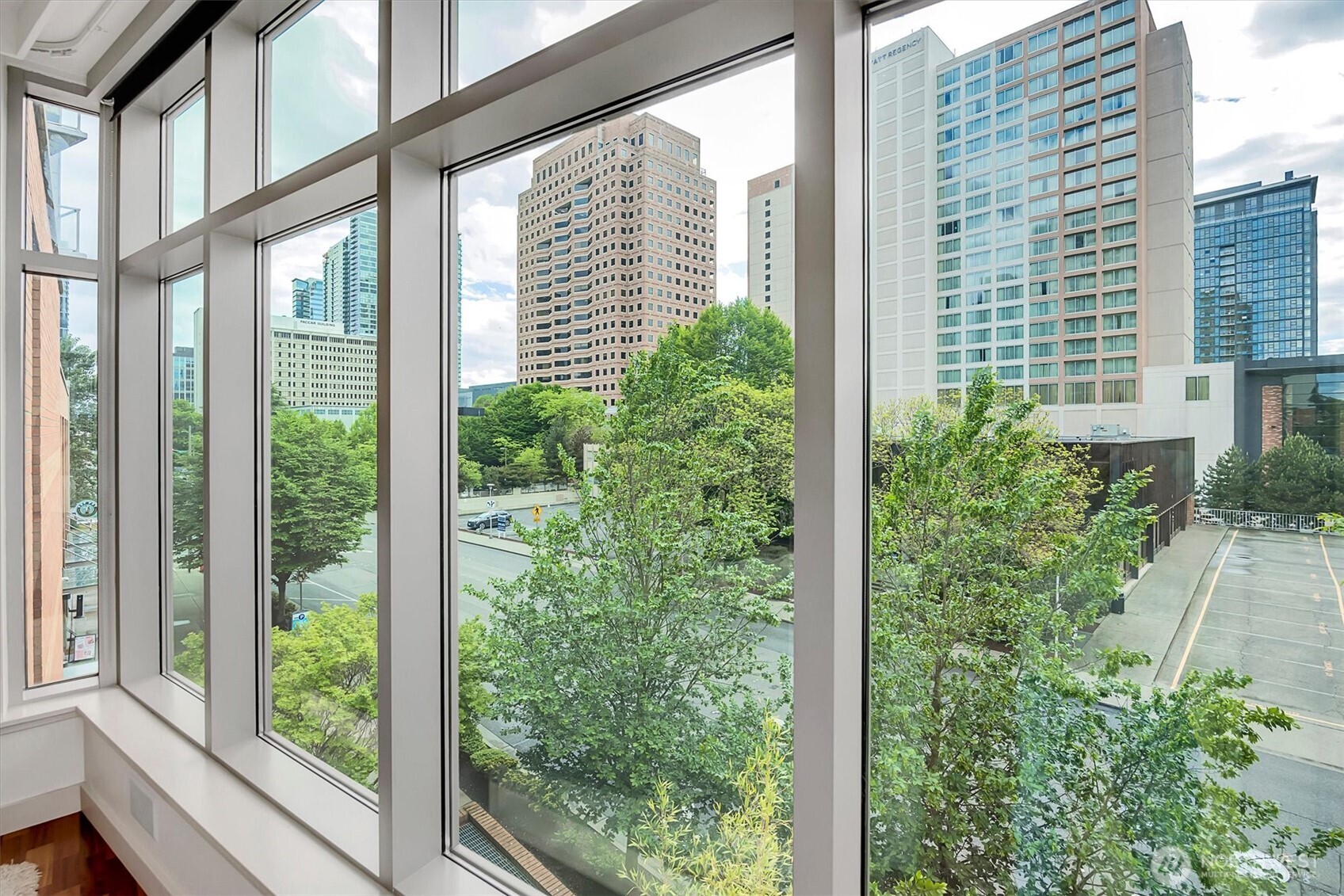 10610 NE 9th Place #400, Bellevue, WA 98004