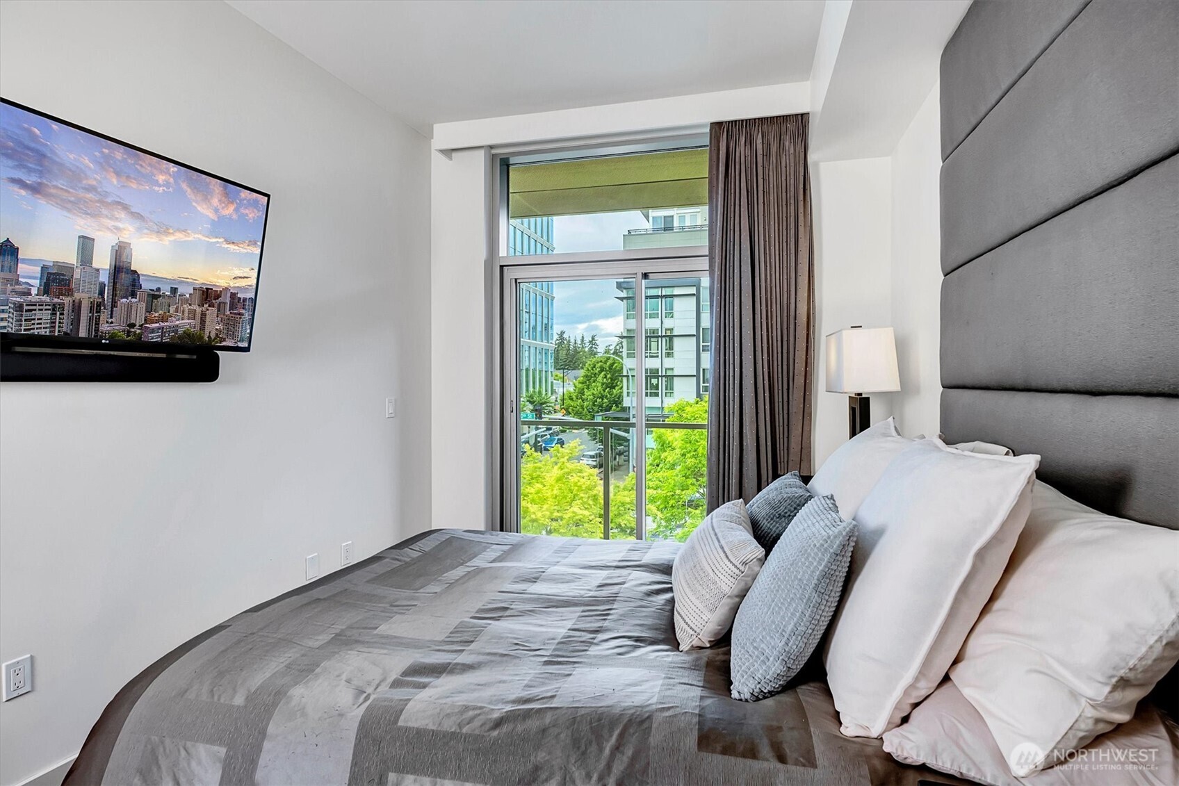 10610 NE 9th Place #400, Bellevue, WA 98004