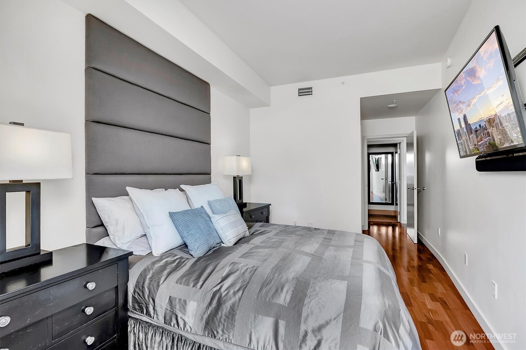 10610 NE 9th Place #400, Bellevue, WA 98004