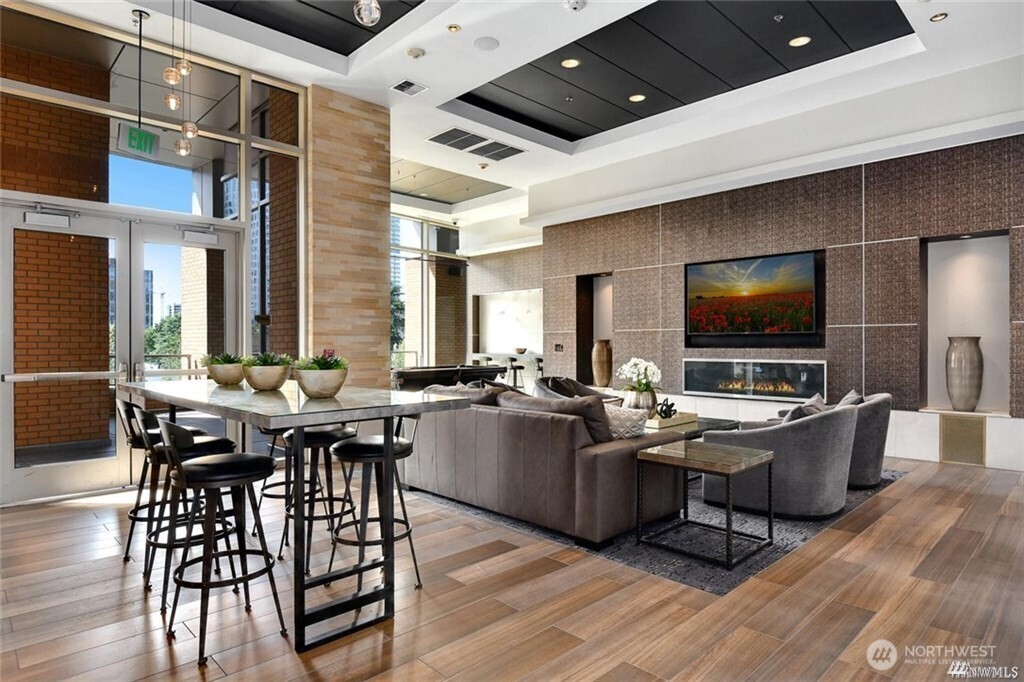 10610 NE 9th Place #400, Bellevue, WA 98004