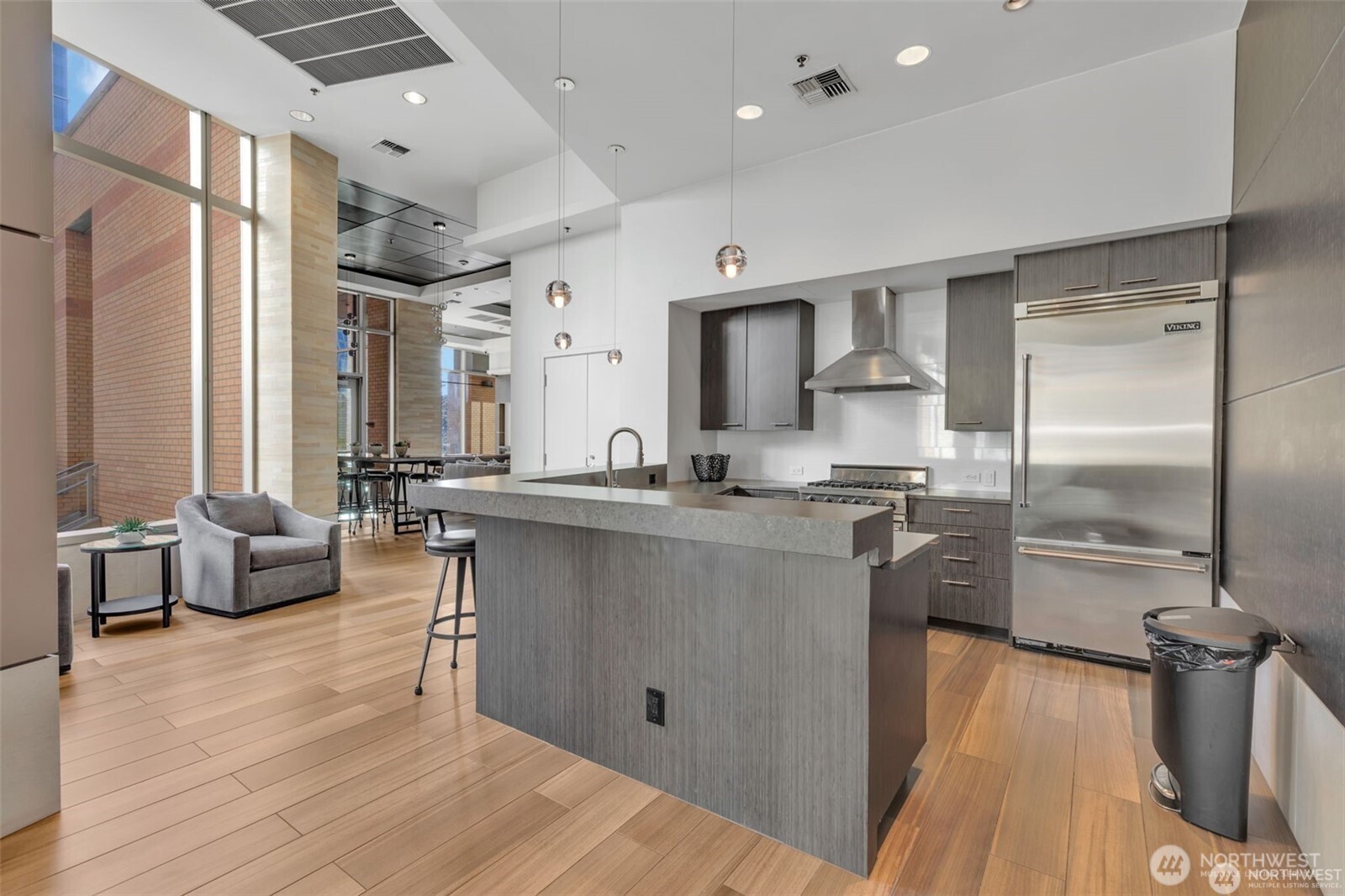 10610 NE 9th Place #400, Bellevue, WA 98004