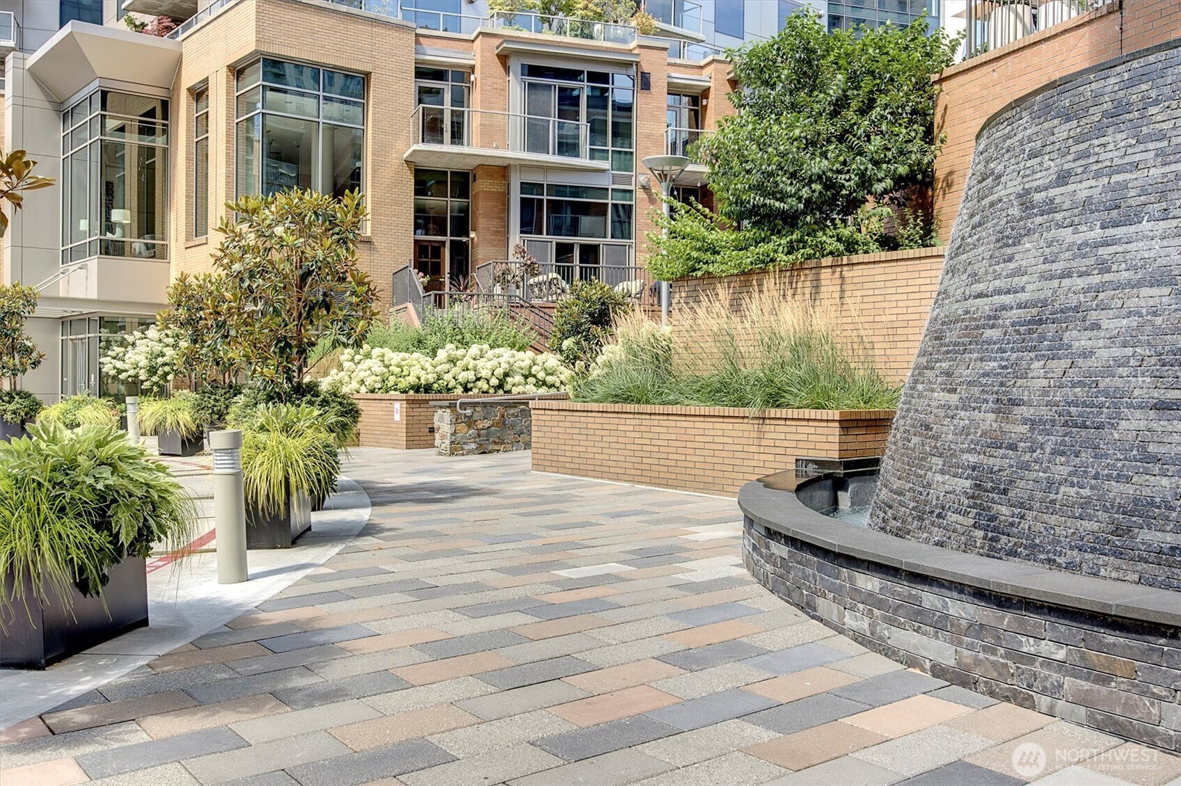 10610 NE 9th Place #400, Bellevue, WA 98004