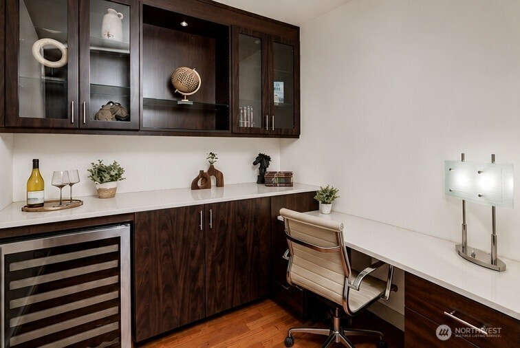 10610 NE 9th Place #400, Bellevue, WA 98004