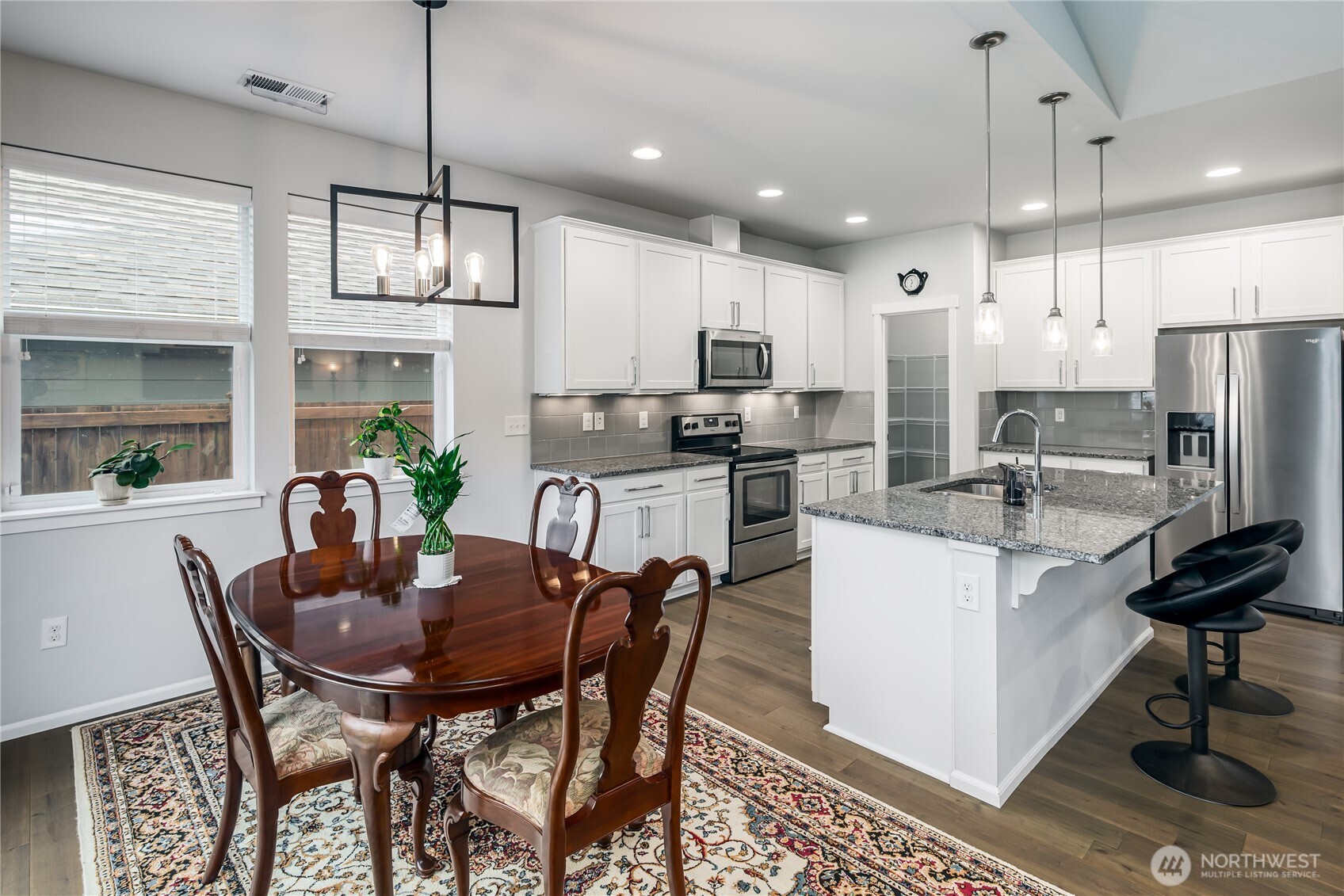 915 Alphine View Drive , Mount Vernon, WA 98274