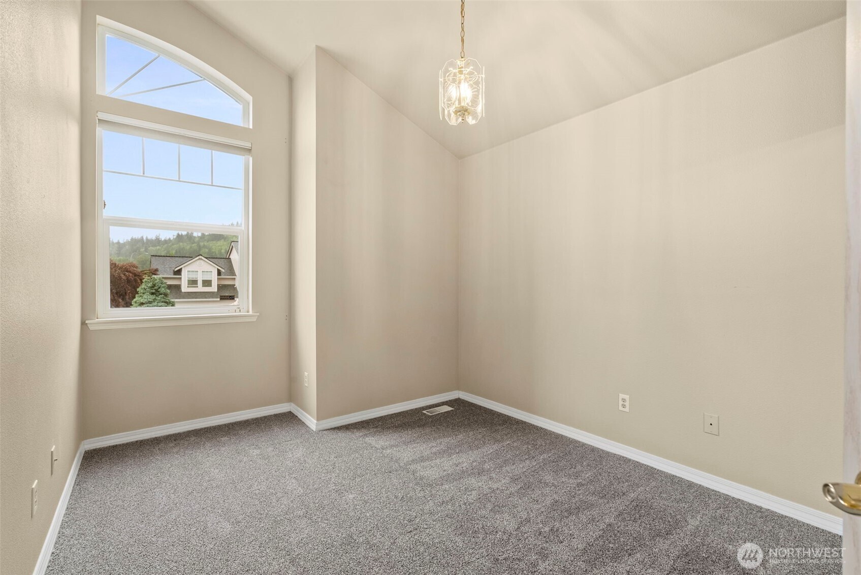 515 Corrin Avenue NW, Orting, WA 98360