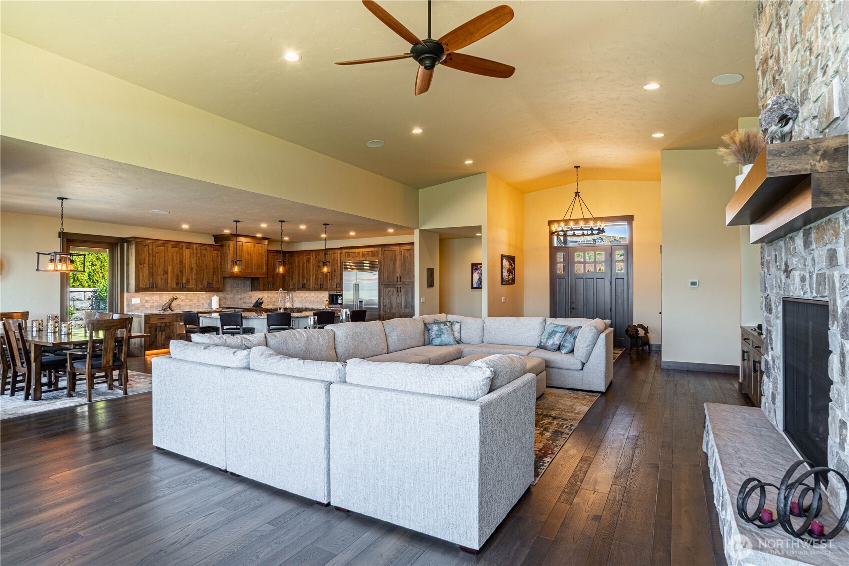 219 Corkscrew Lane , Manson, WA 98831