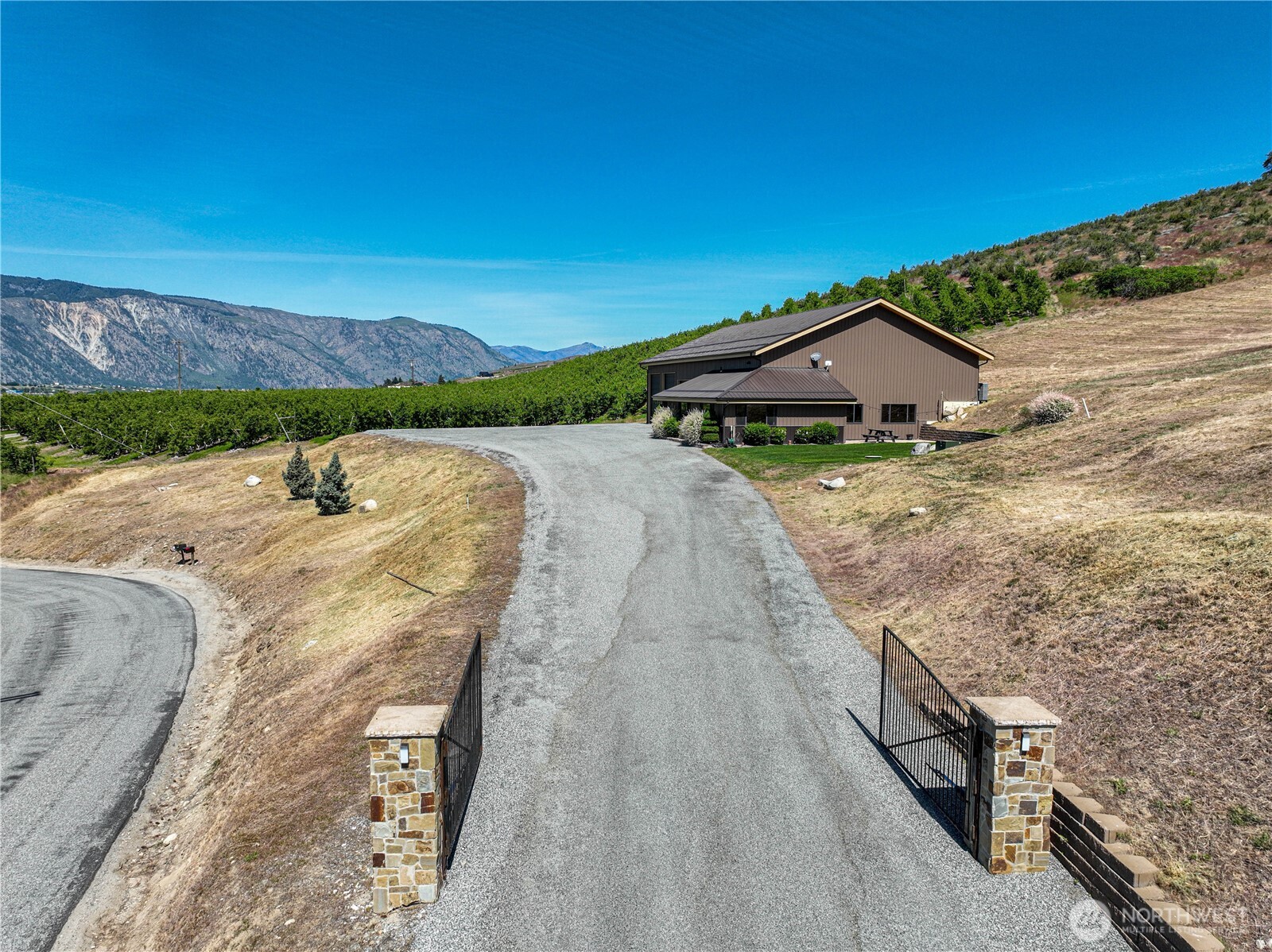219 Corkscrew Lane , Manson, WA 98831
