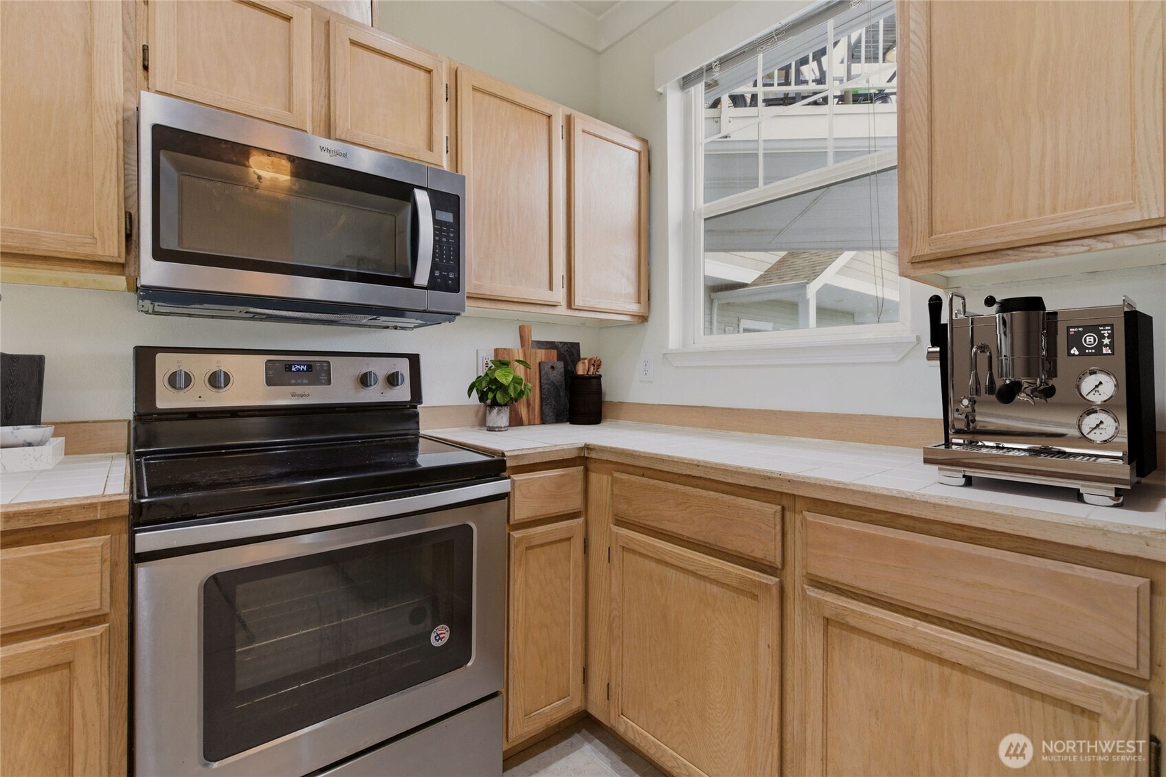5400 Harbour Pointe Boulevard #G202, Mukilteo, WA 98275