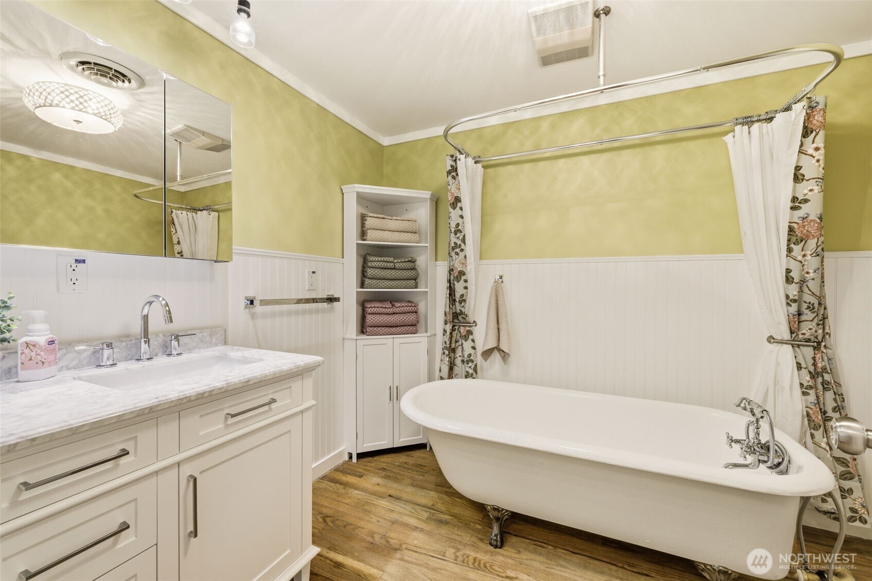 13009 6th Place SW, Burien, WA 98146