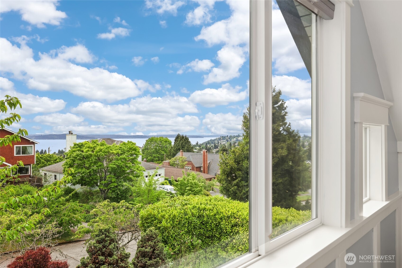 6716 37th Avenue SW, Seattle, WA 98126