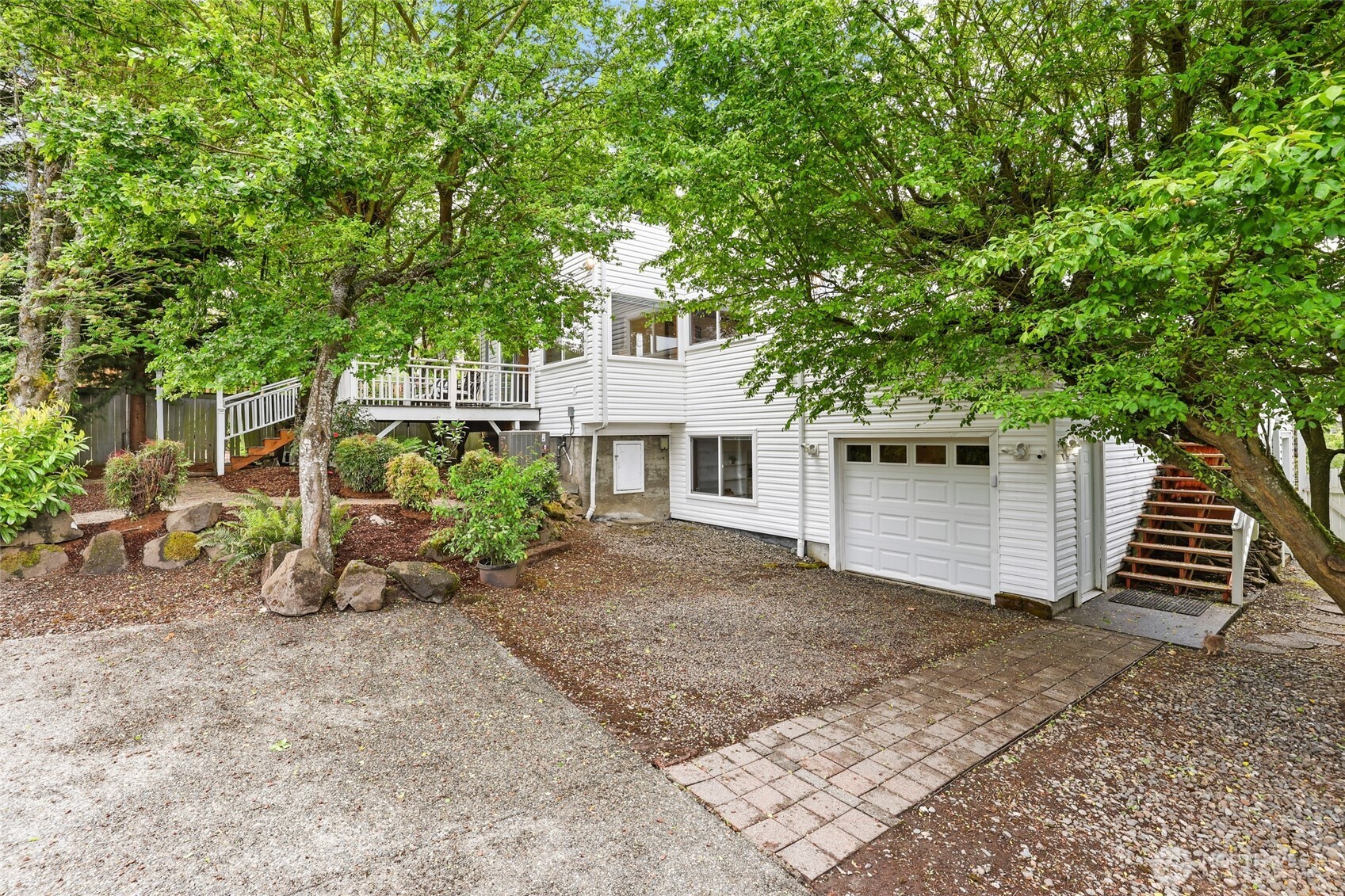 6716 37th Avenue SW, Seattle, WA 98126