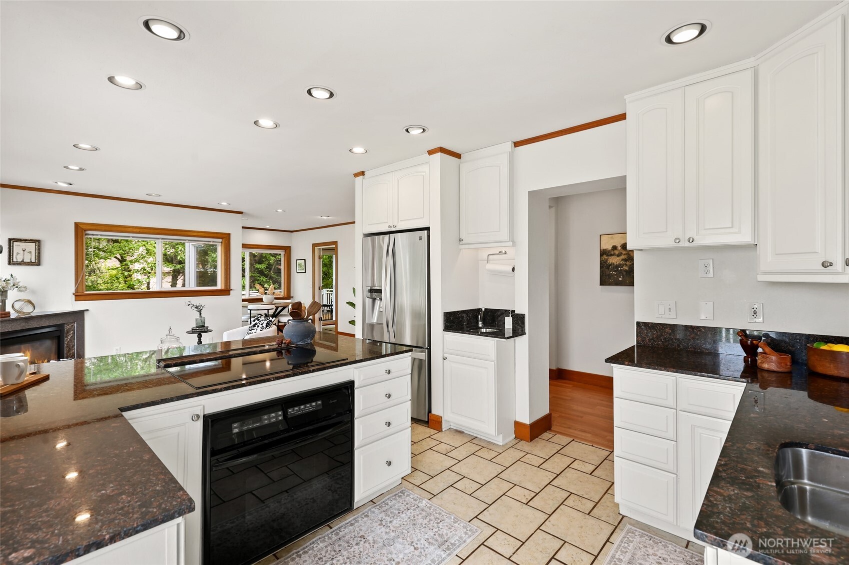 6716 37th Avenue SW, Seattle, WA 98126