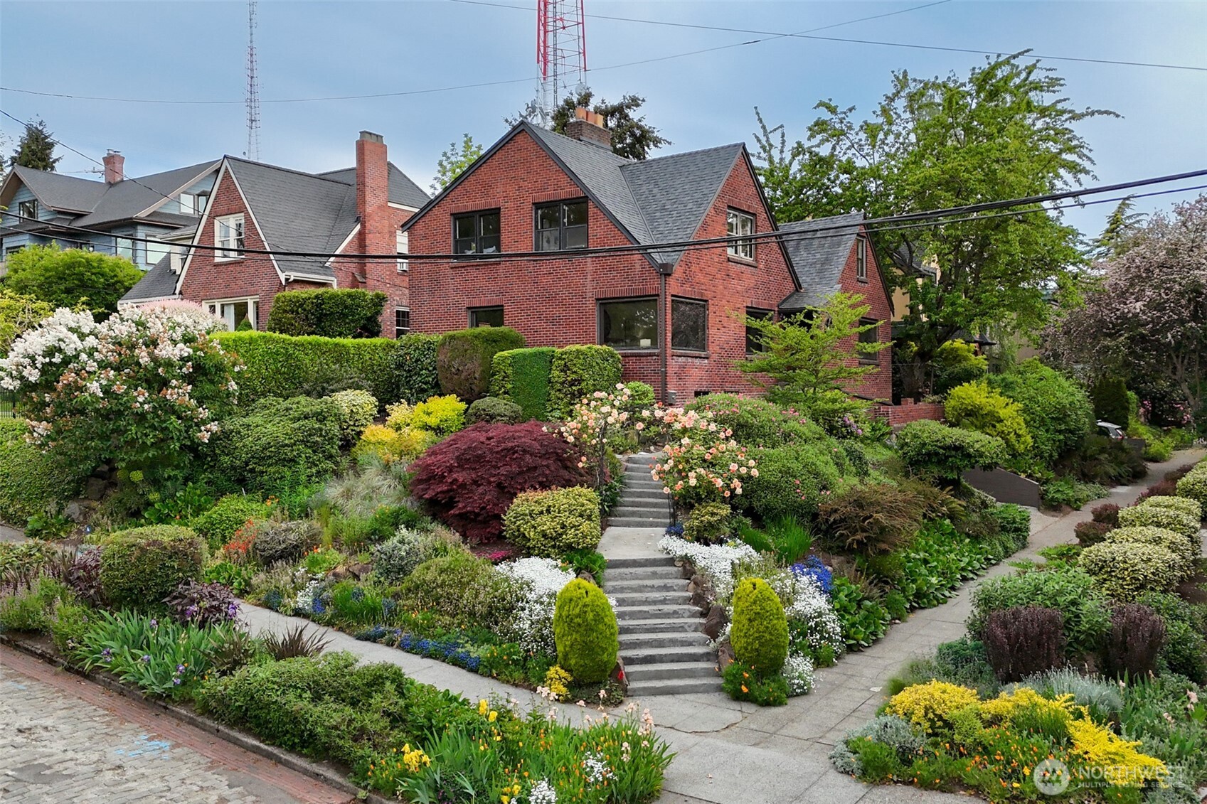 1403 2nd Avenue N, Seattle, WA 98109-3110