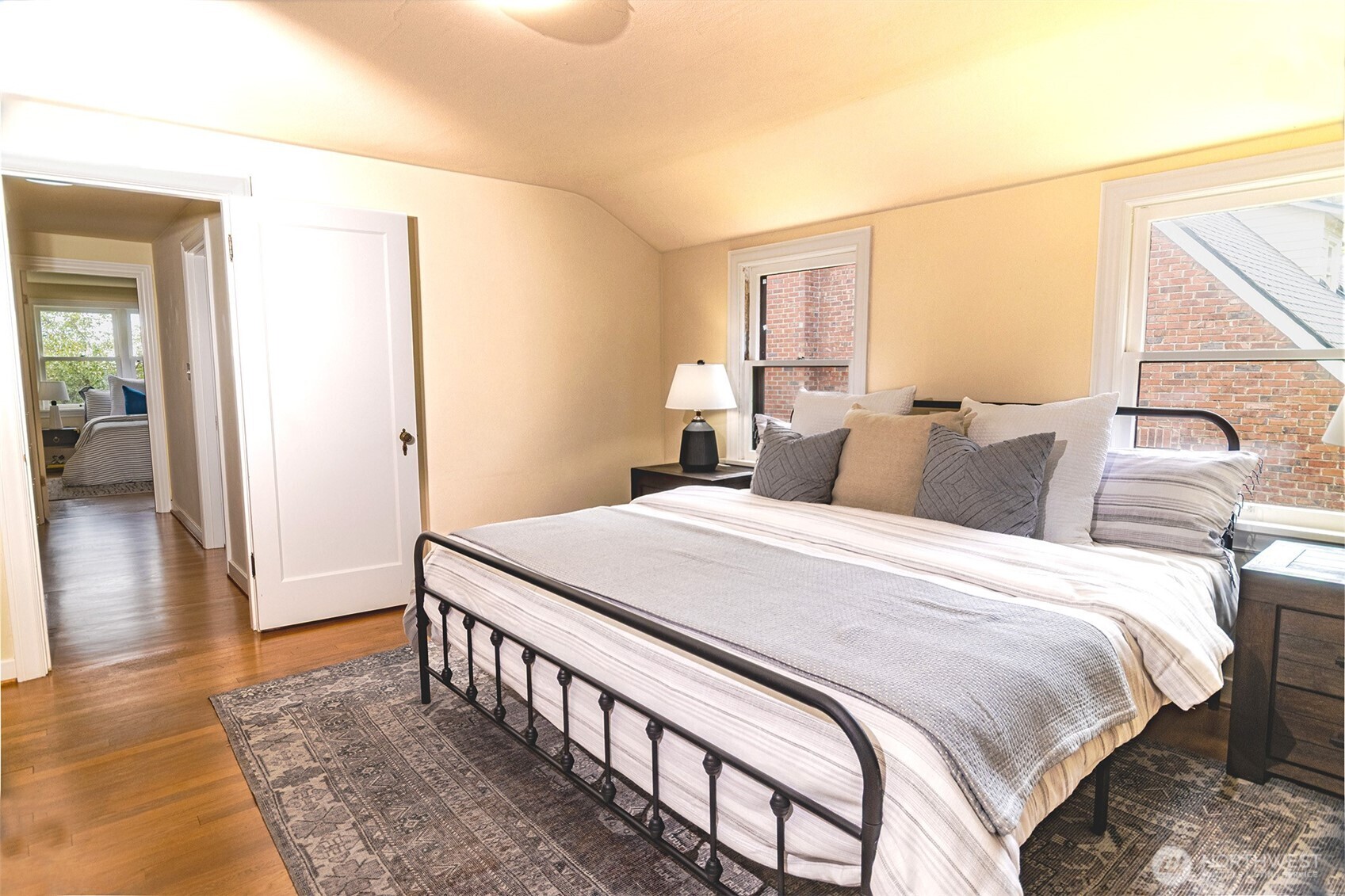1403 2nd Avenue N, Seattle, WA 98109-3110
