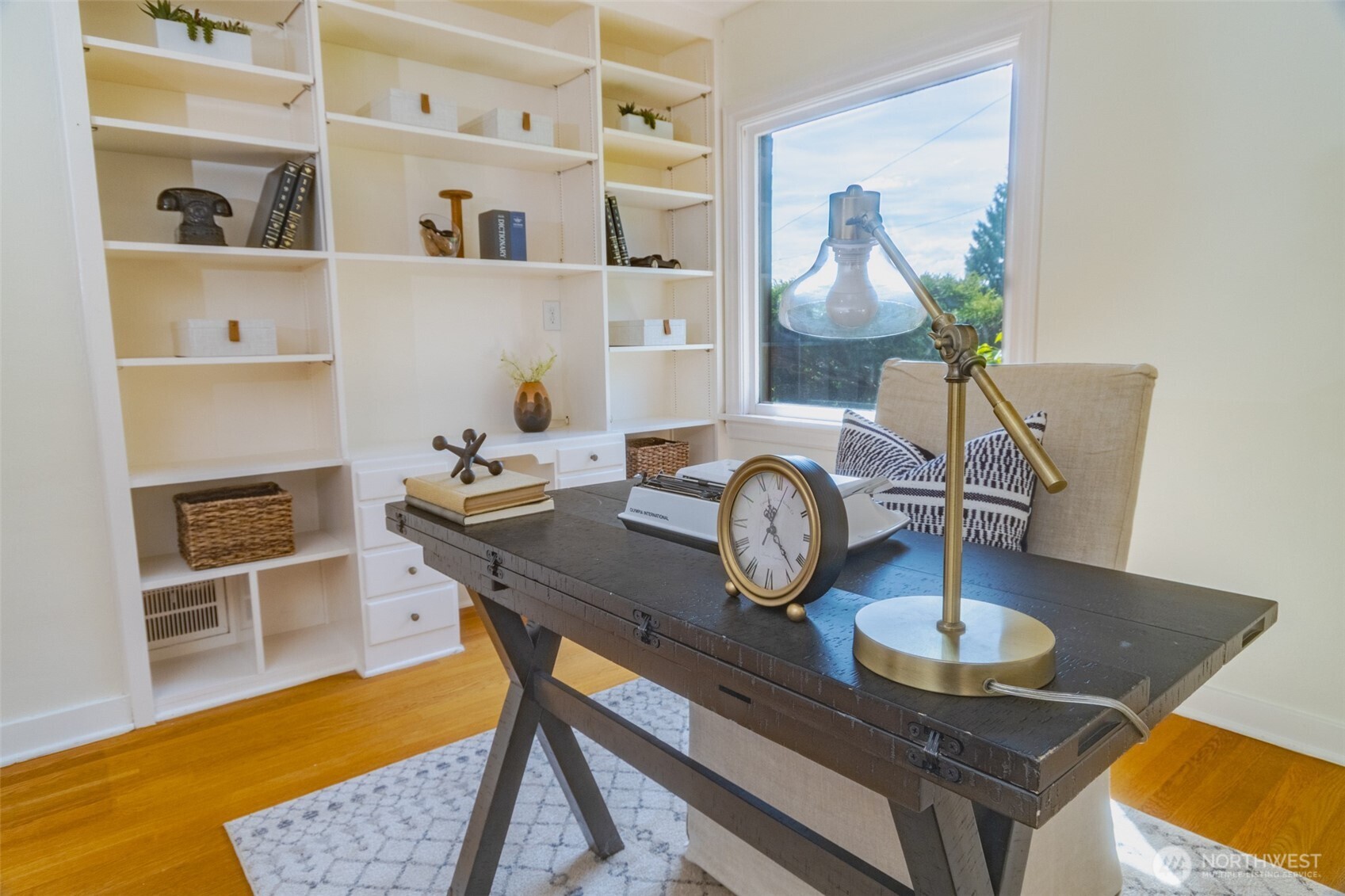 1403 2nd Avenue N, Seattle, WA 98109-3110