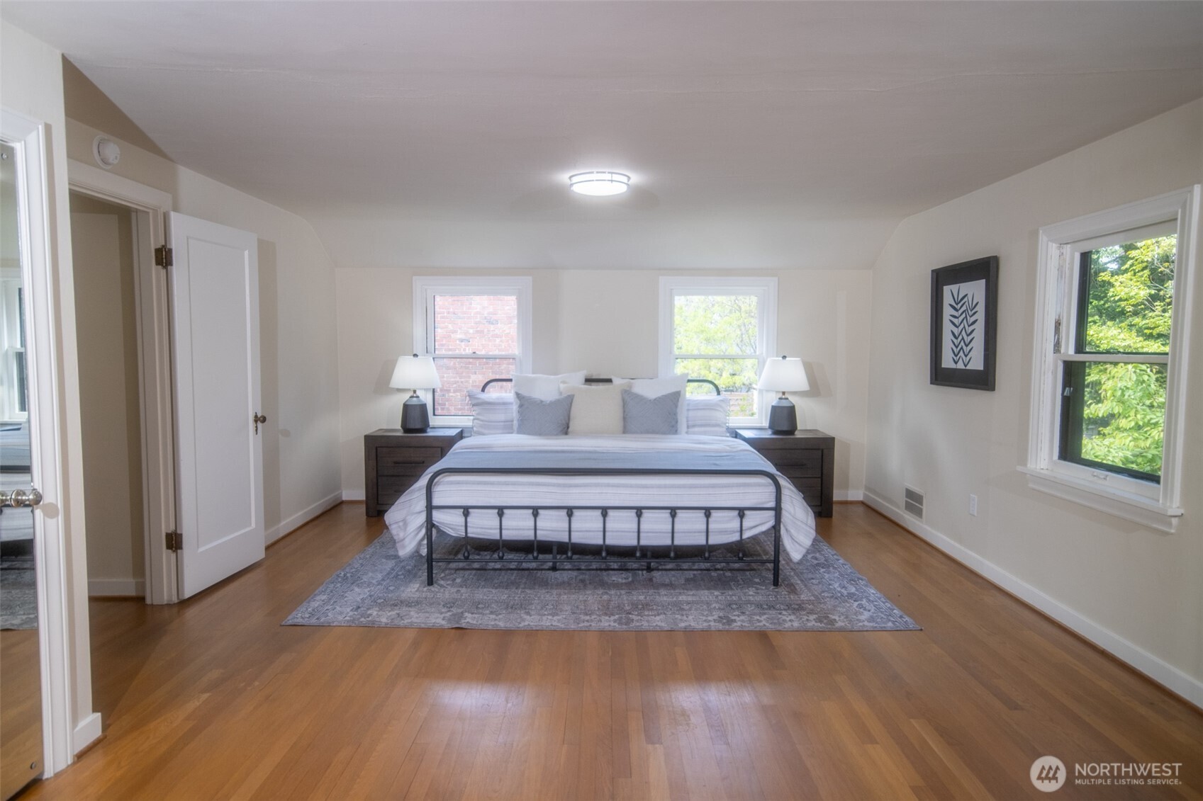 1403 2nd Avenue N, Seattle, WA 98109-3110