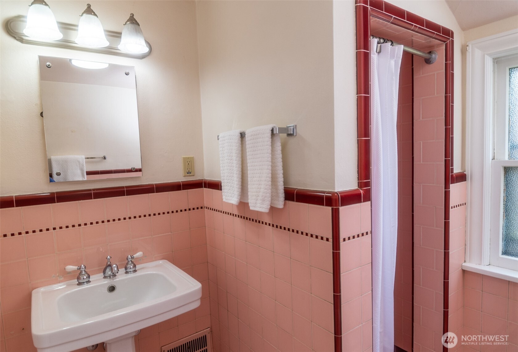 1403 2nd Avenue N, Seattle, WA 98109-3110