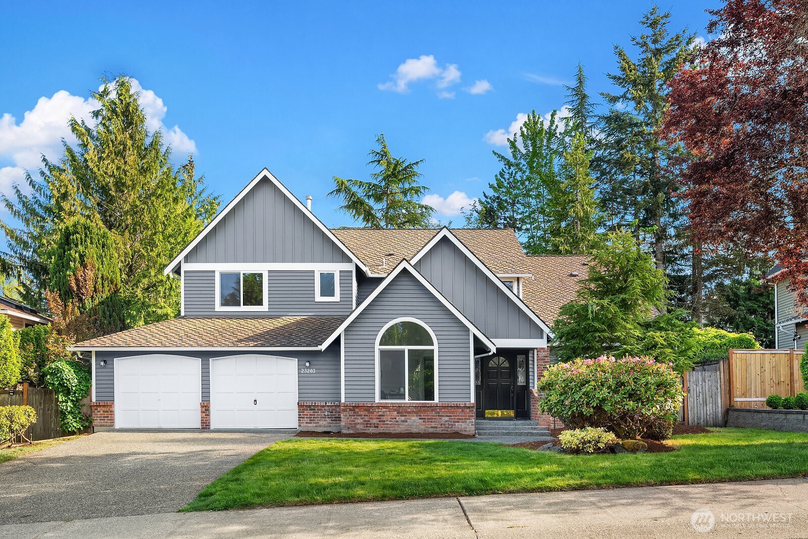 23203 NE 18th Place , Sammamish, WA 98074