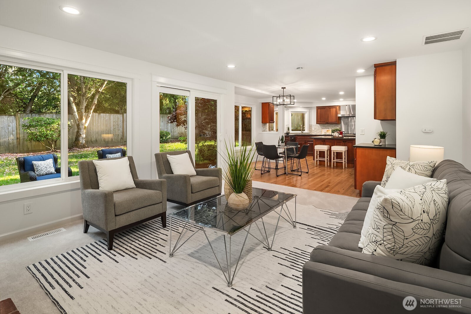 23203 NE 18th Place , Sammamish, WA 98074