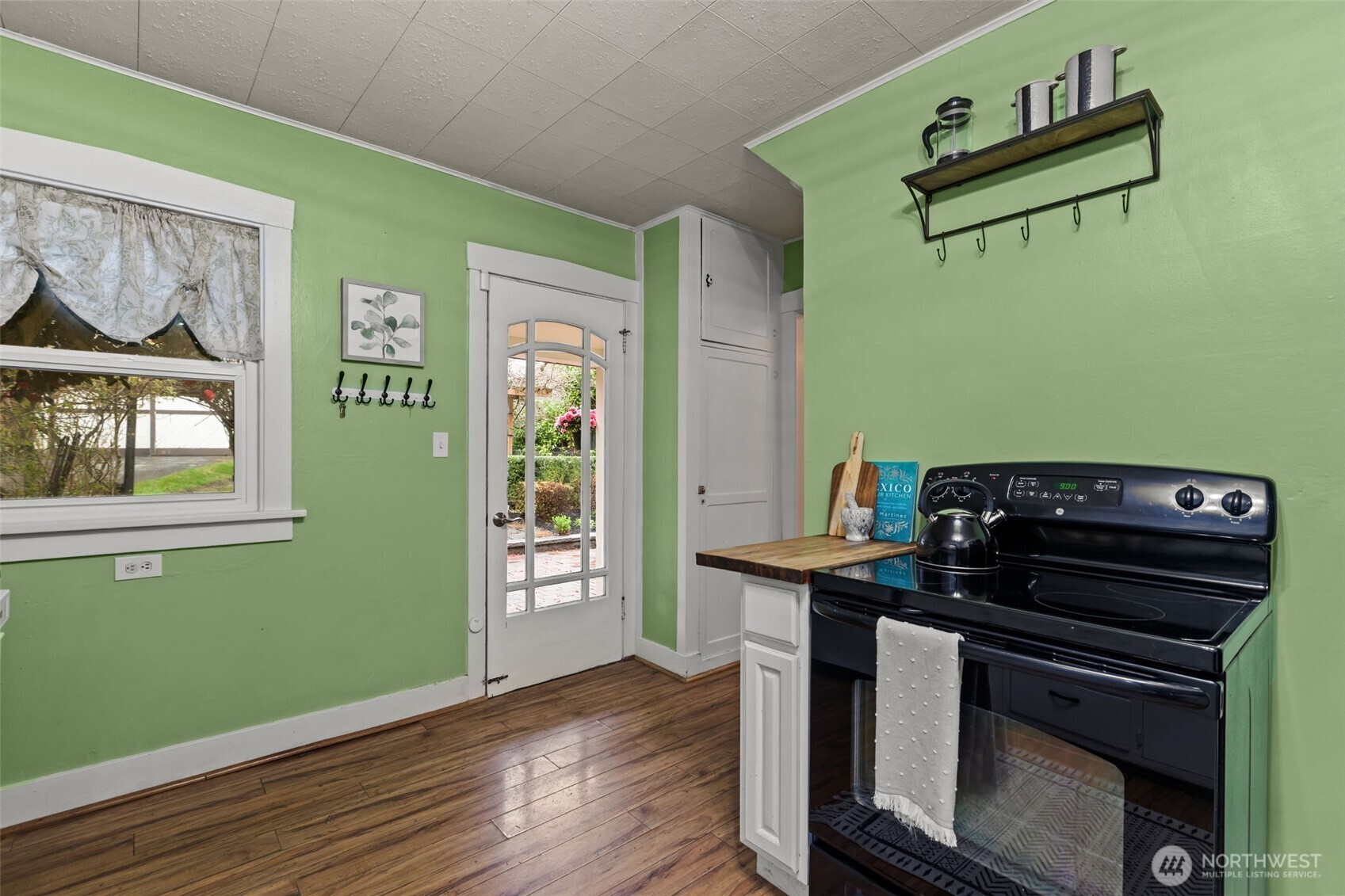 7030 Beverly Boulevard , Everett, WA 98203