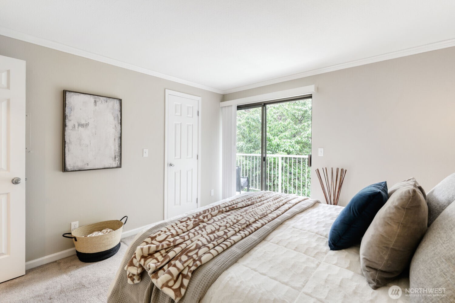 9900 NE 124th Street #1306, Kirkland, WA 98034