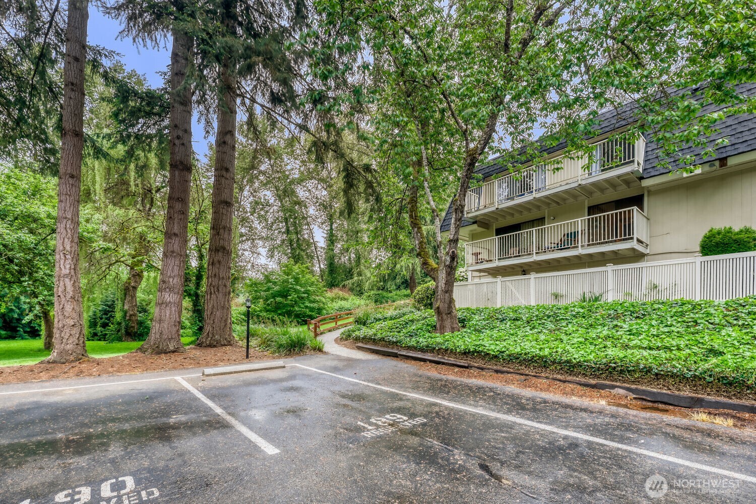 9900 NE 124th Street #1306, Kirkland, WA 98034
