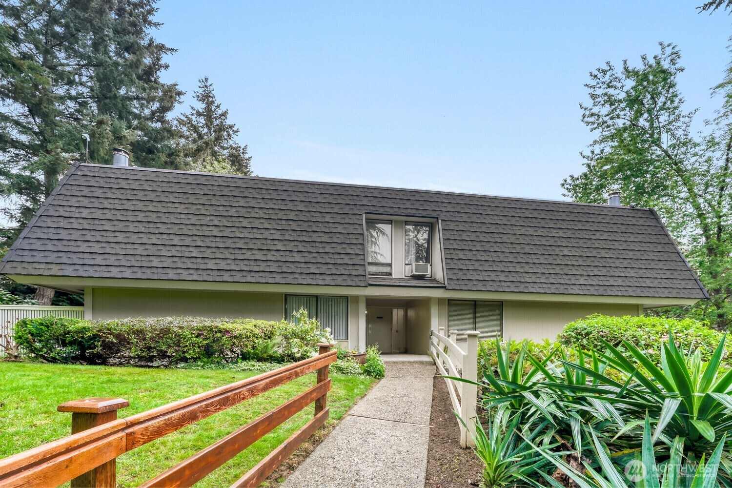 9900 NE 124th Street #1306, Kirkland, WA 98034