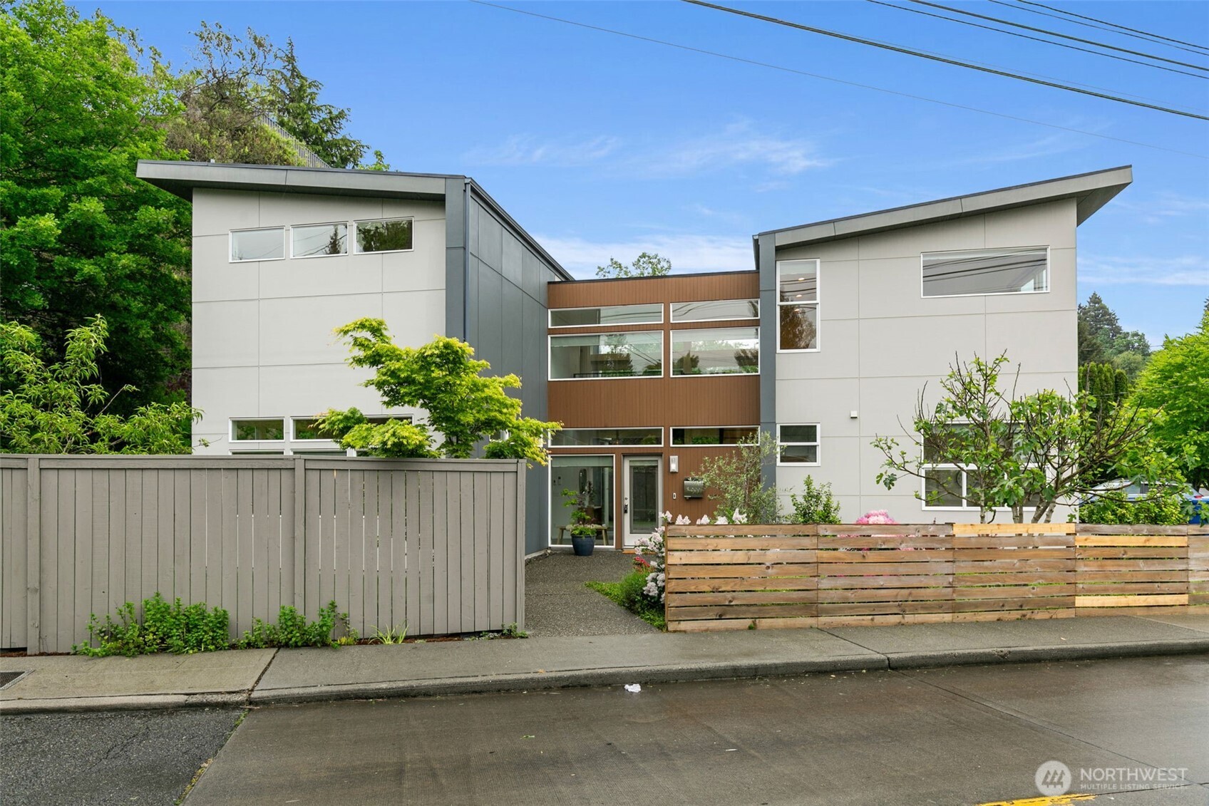 3200 E Republican Street , Seattle, WA 98112