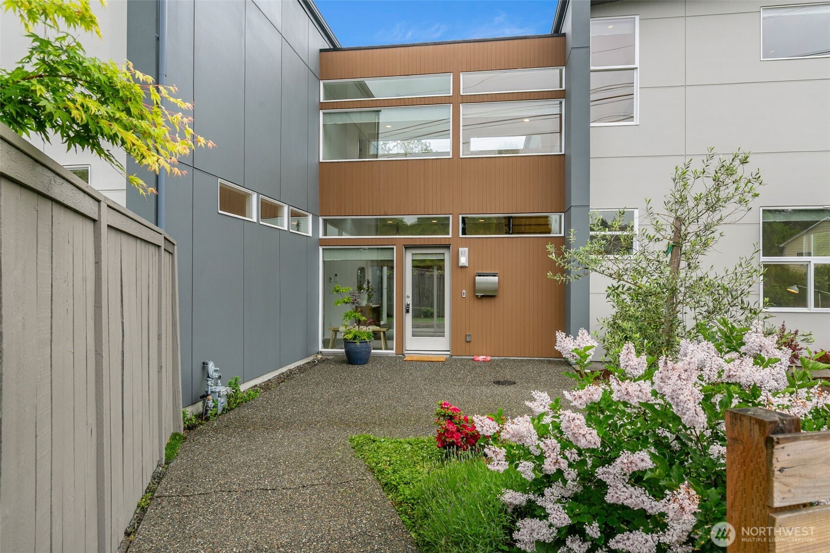 3200 E Republican Street , Seattle, WA 98112