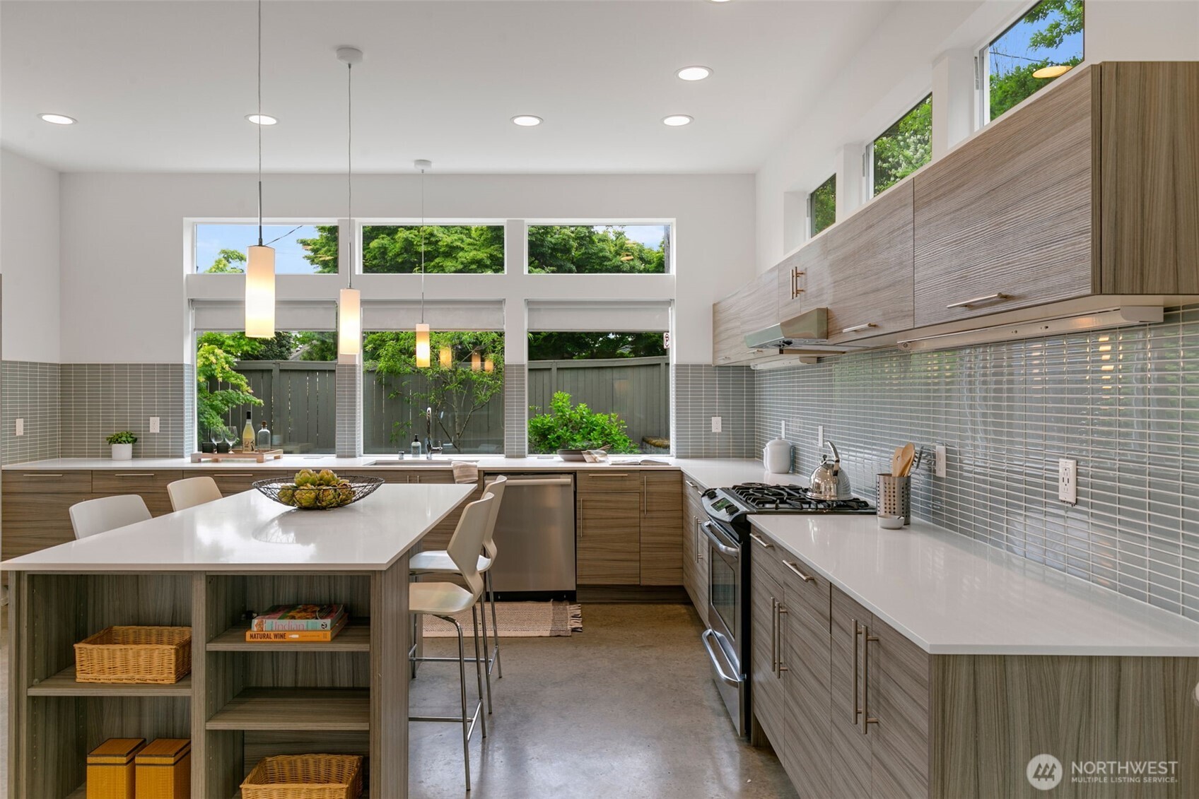 3200 E Republican Street , Seattle, WA 98112