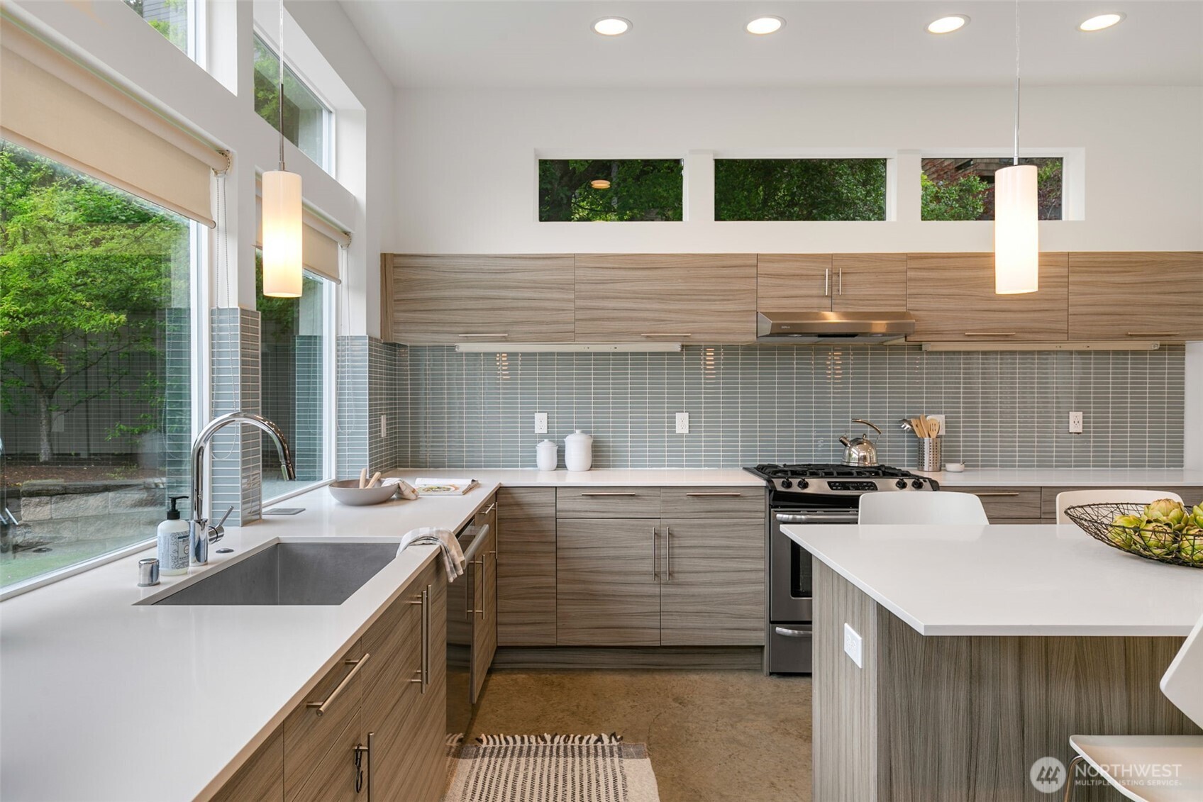 3200 E Republican Street , Seattle, WA 98112