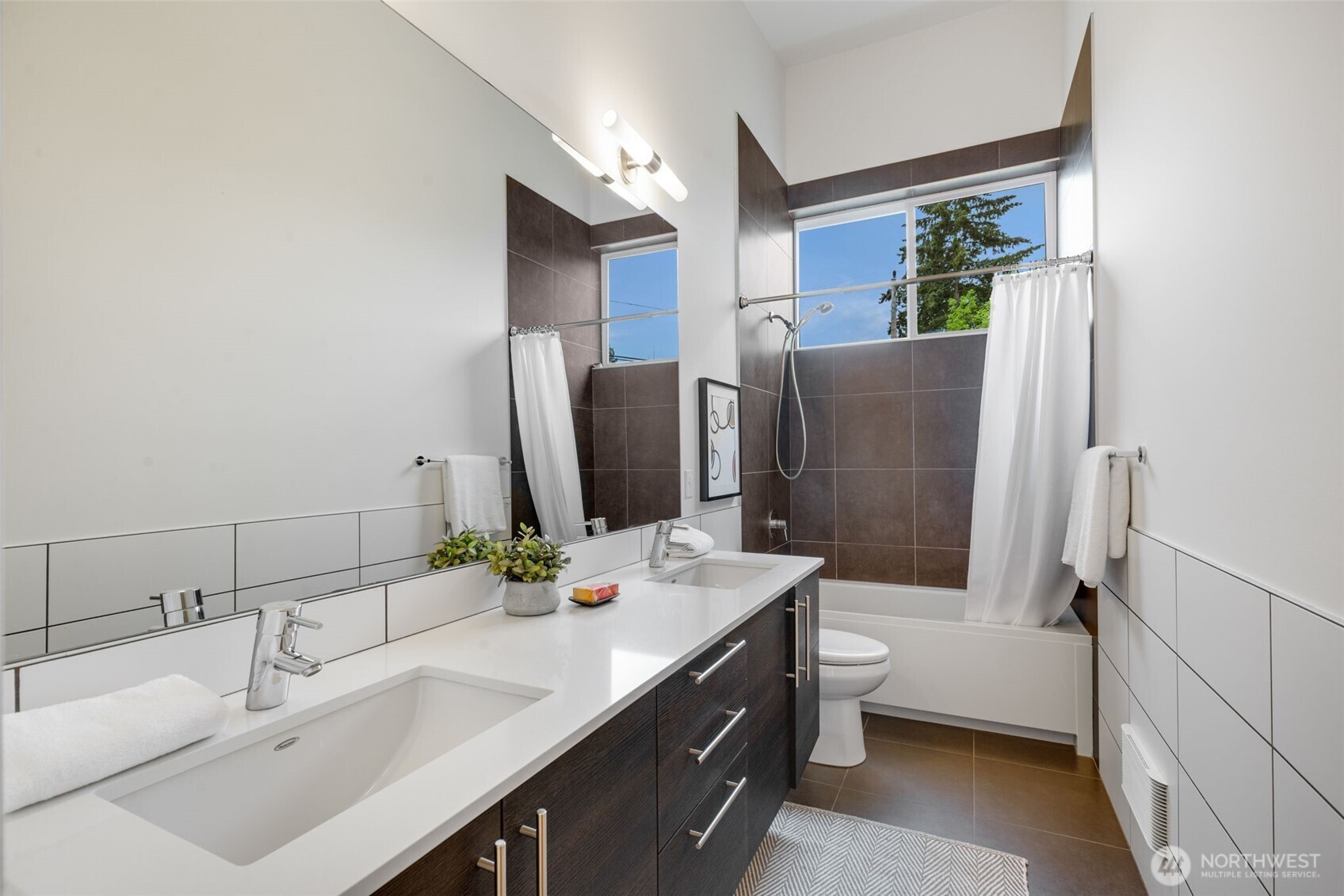 3200 E Republican Street , Seattle, WA 98112