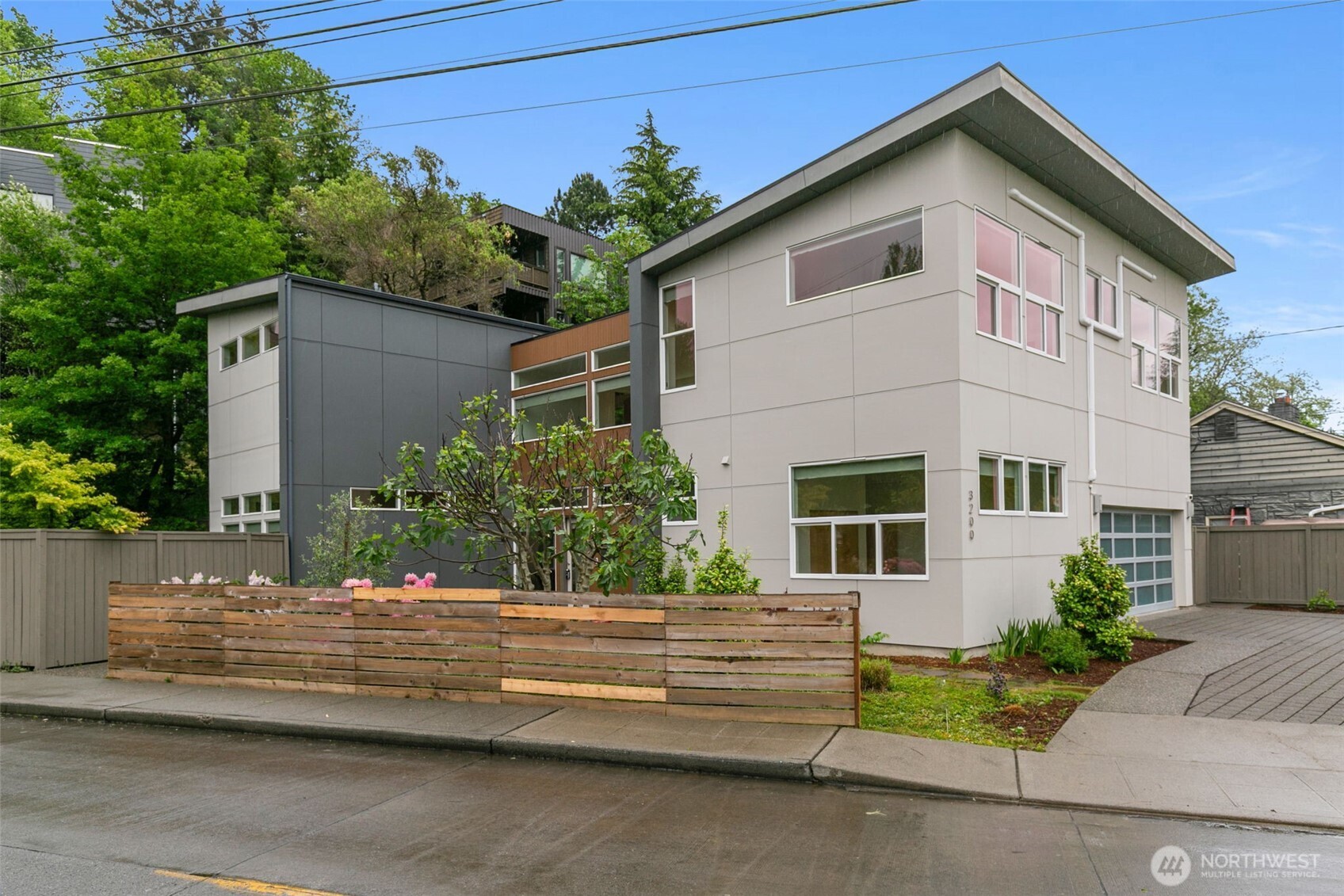 3200 E Republican Street , Seattle, WA 98112
