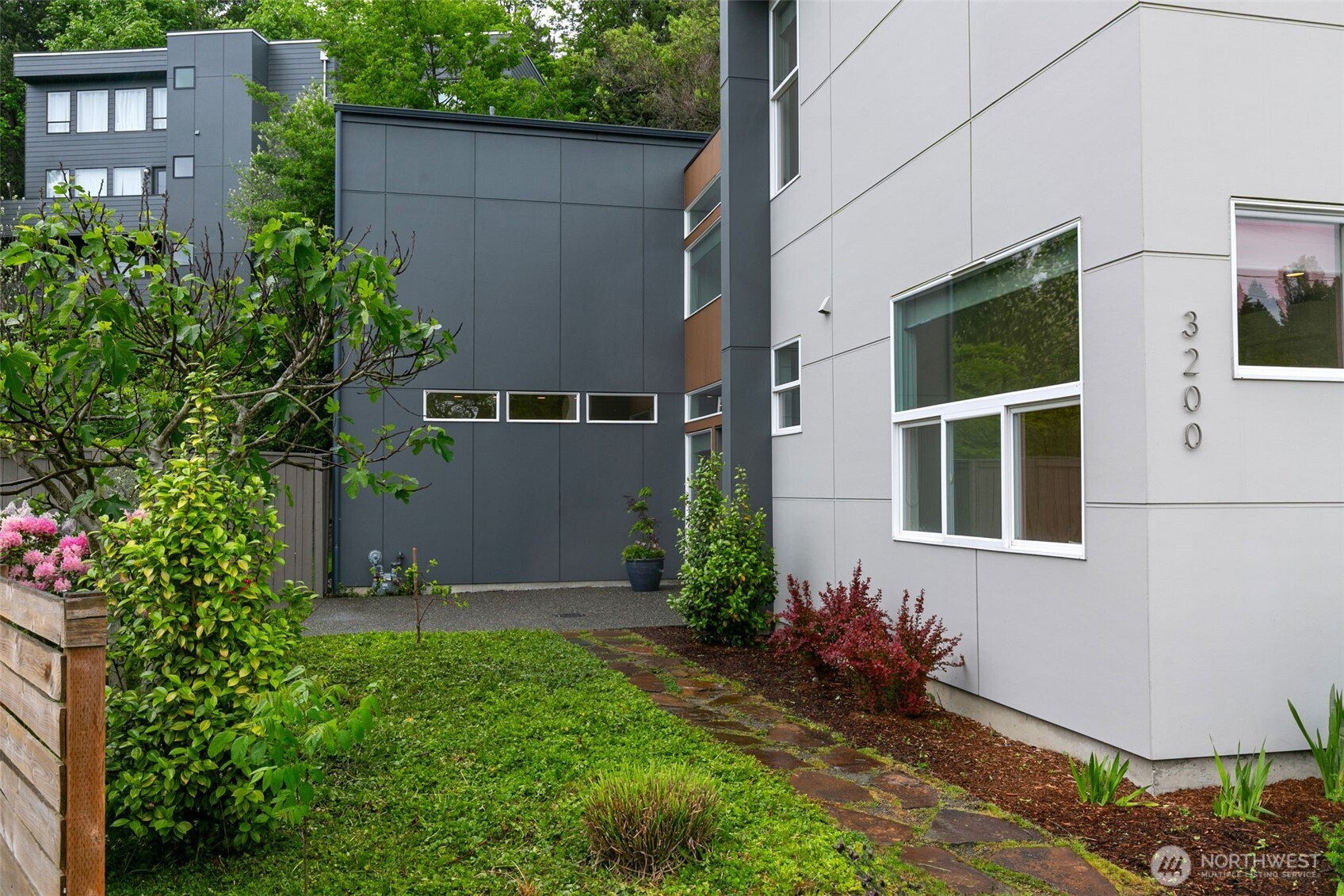 3200 E Republican Street , Seattle, WA 98112