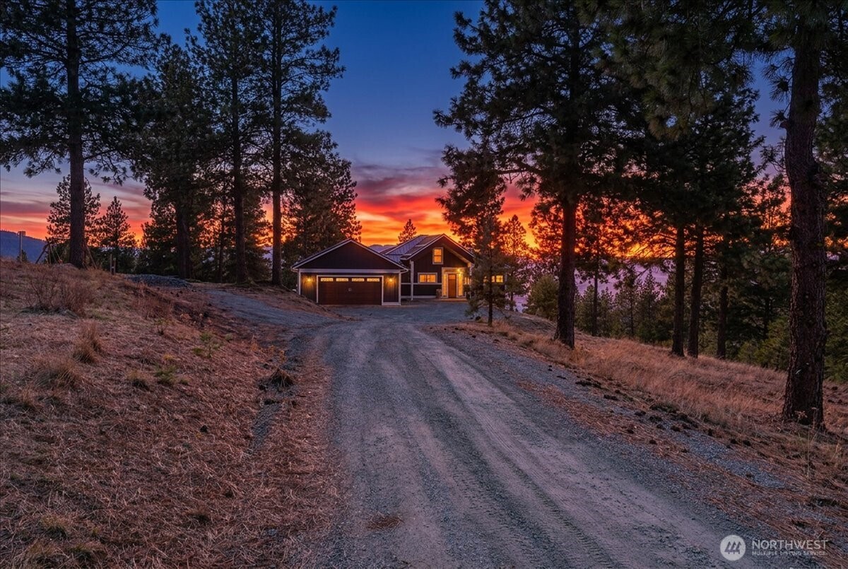 1114 Blazing Star Lane , Chelan, WA 98816