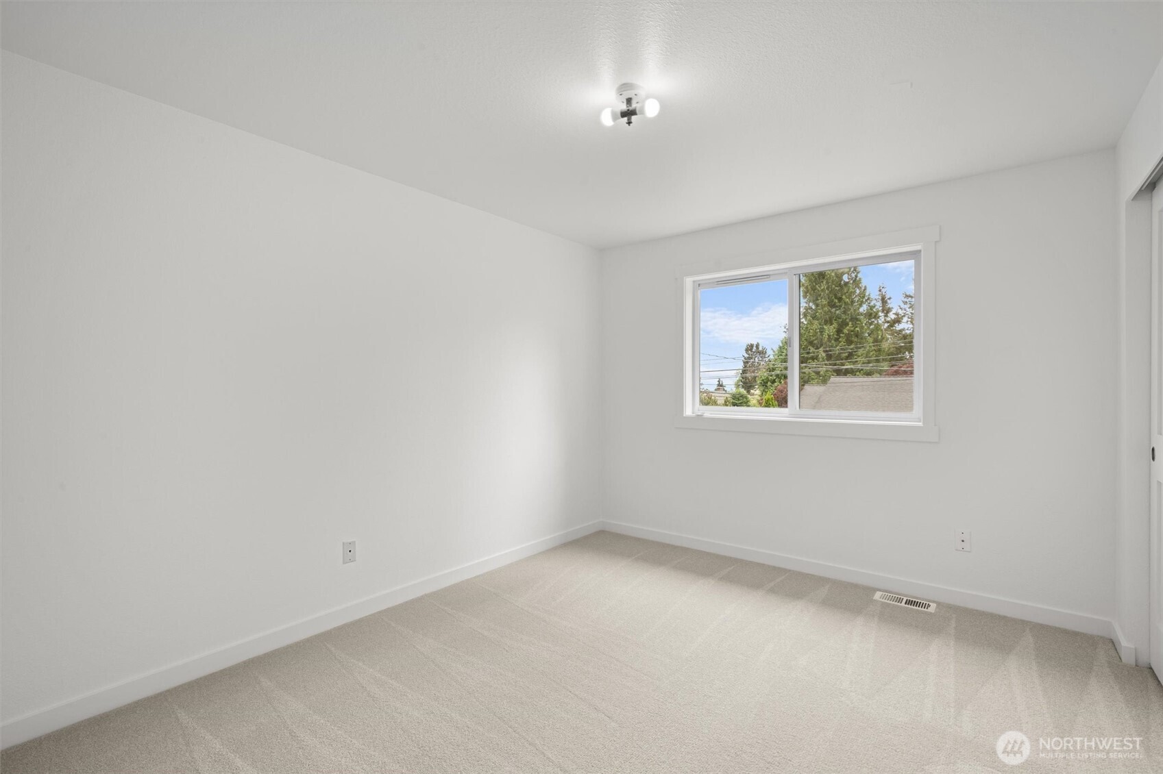 8803 15th Avenue NE, Seattle, WA 98115