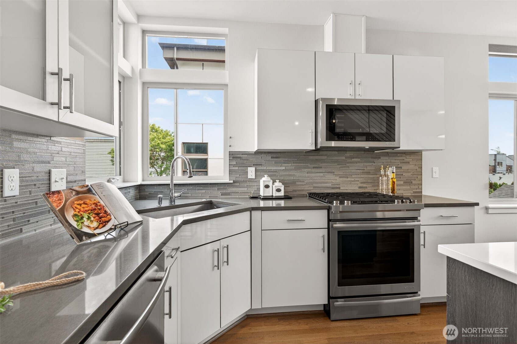 2615 NW 65th Street , Seattle, WA 98117