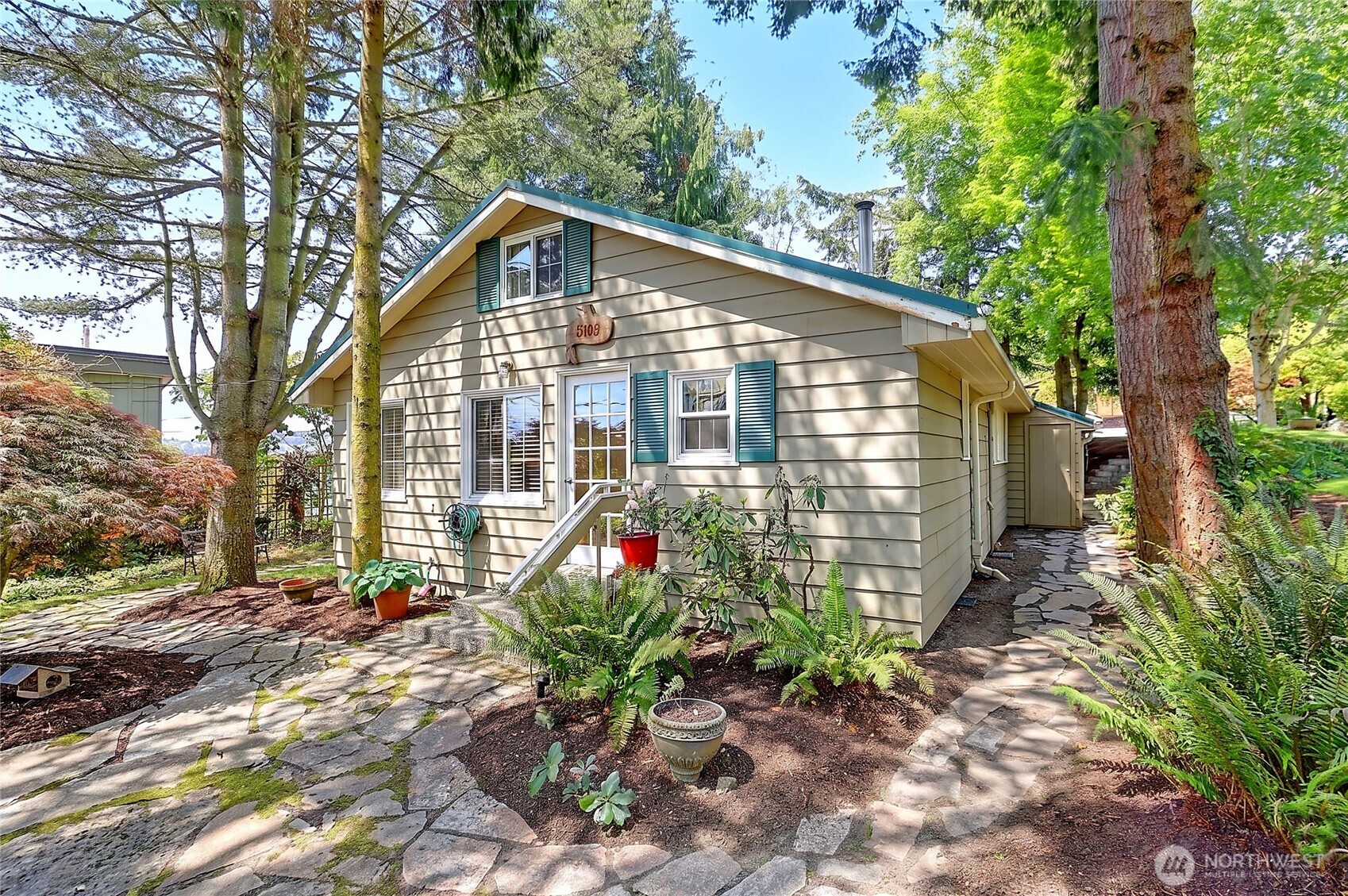 386 Shore Drive , Camano Island, WA 98282