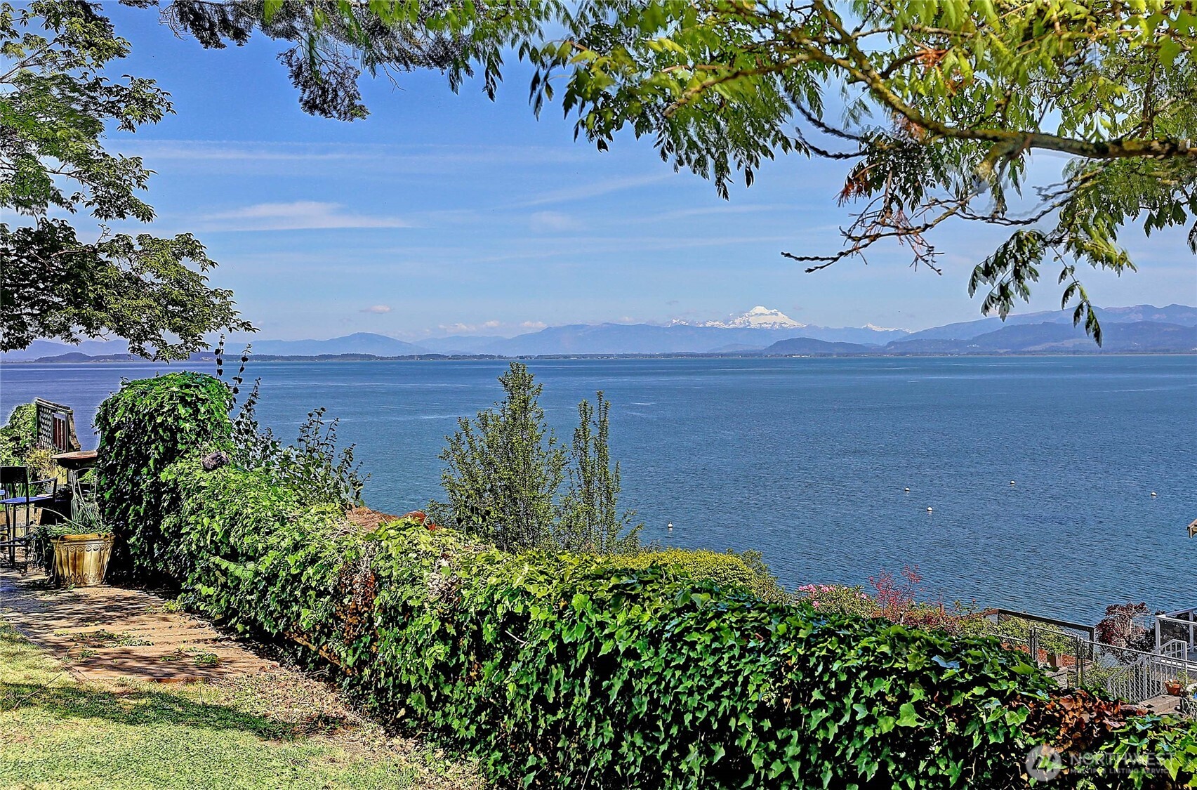 386 Shore Drive , Camano Island, WA 98282