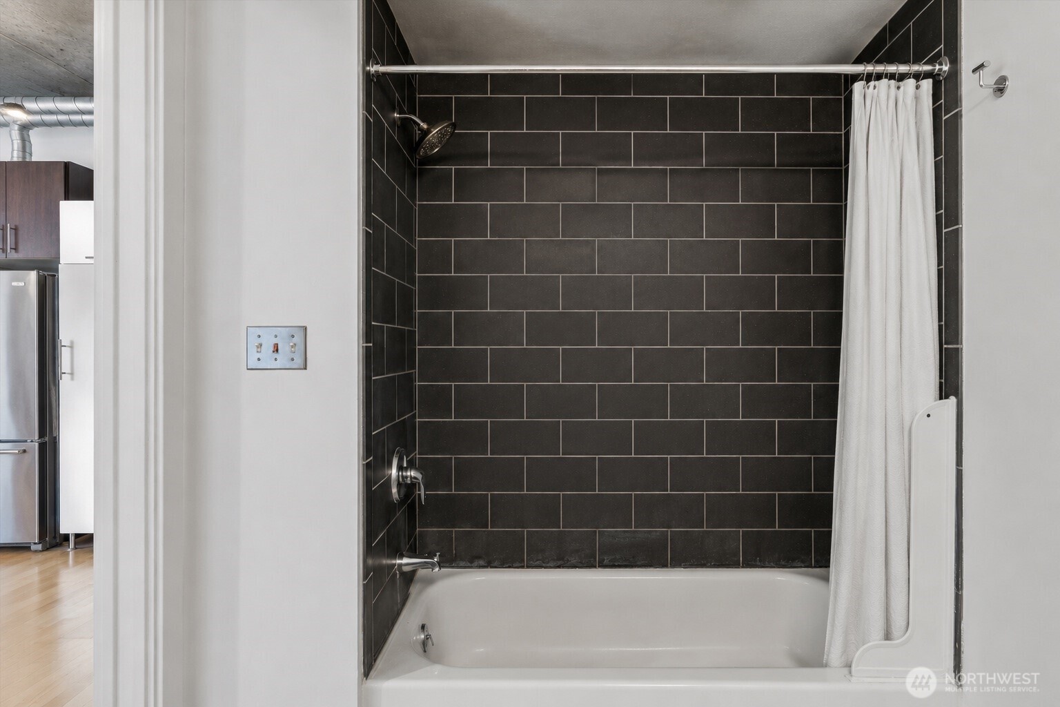 2720 3rd Avenue #707, Seattle, WA 98121