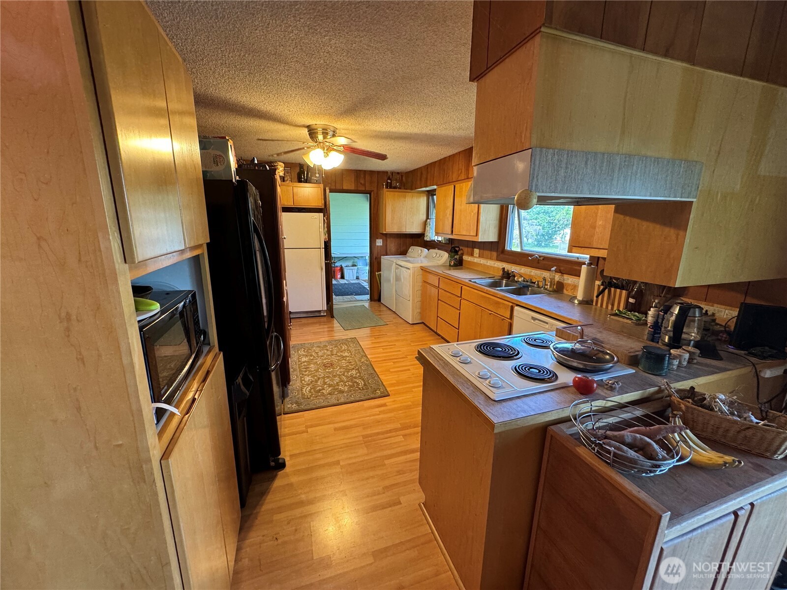 402 W Maple Street , Sequim, WA 98382